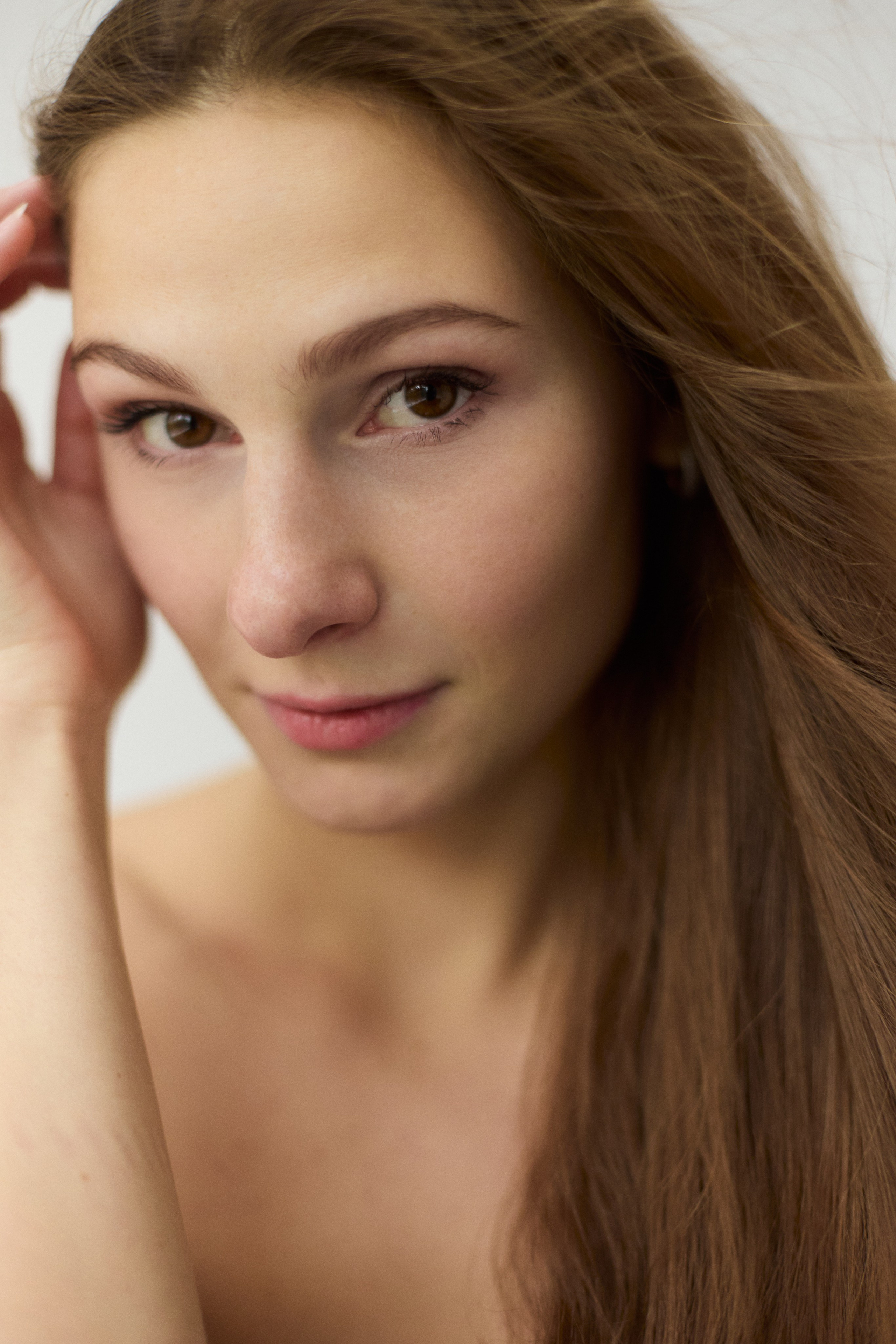 актерское портфолио для молодой девушки в студии, портретная фотосессия