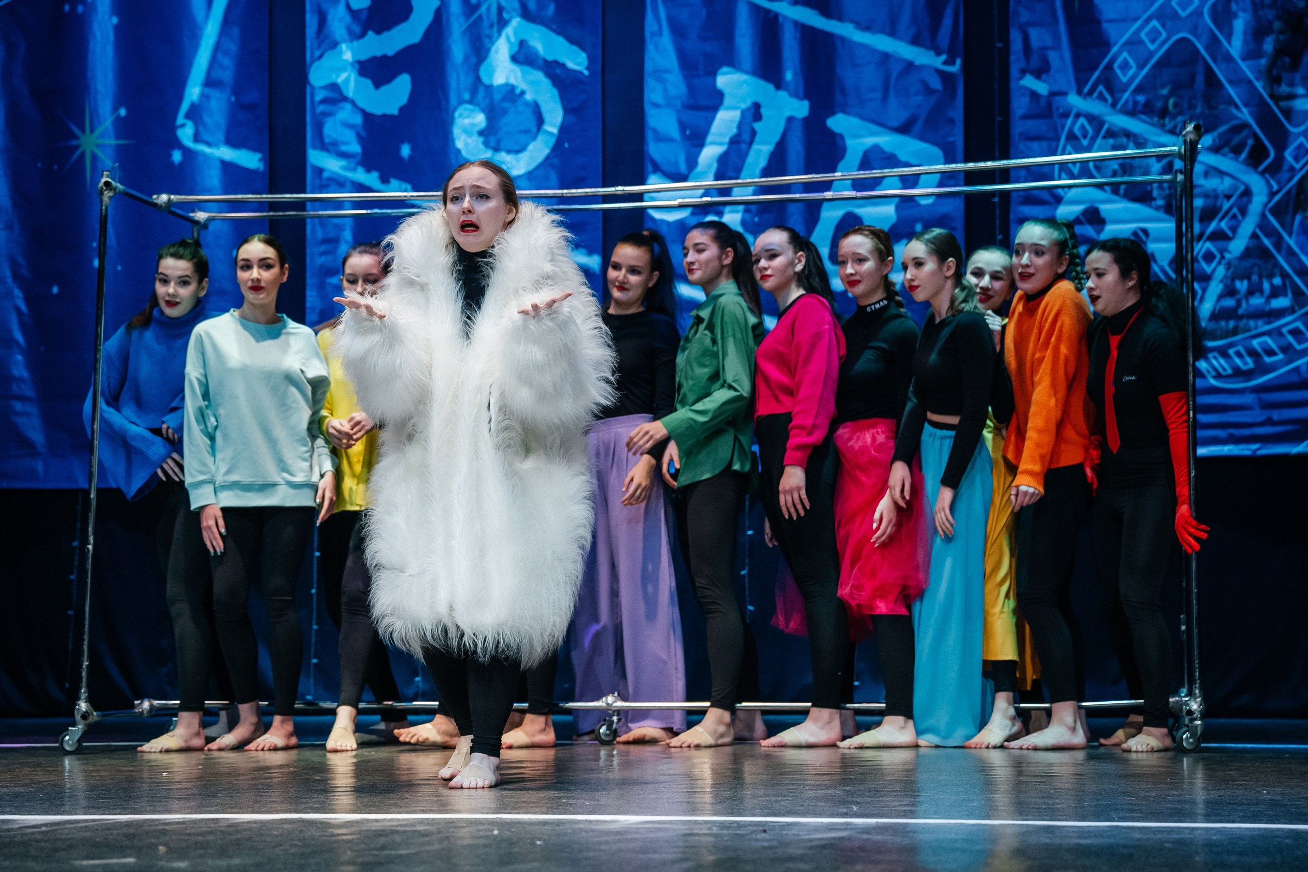 Танцы. Фотограф Елена Рогашкова