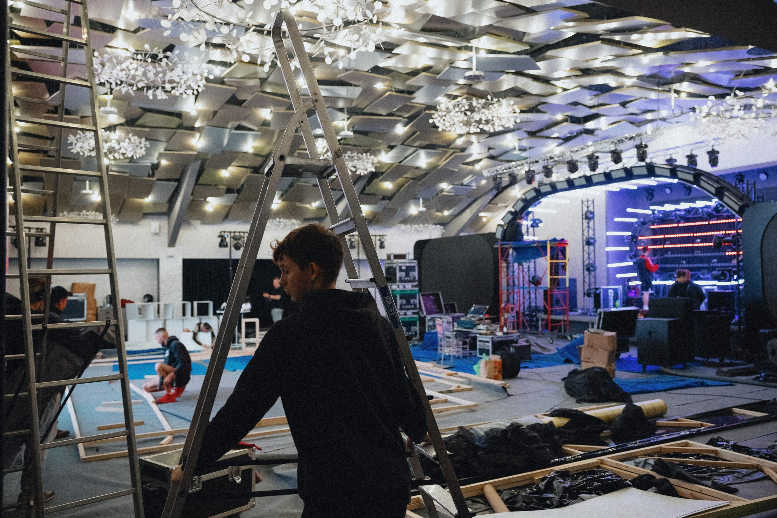 Бэки монтаж