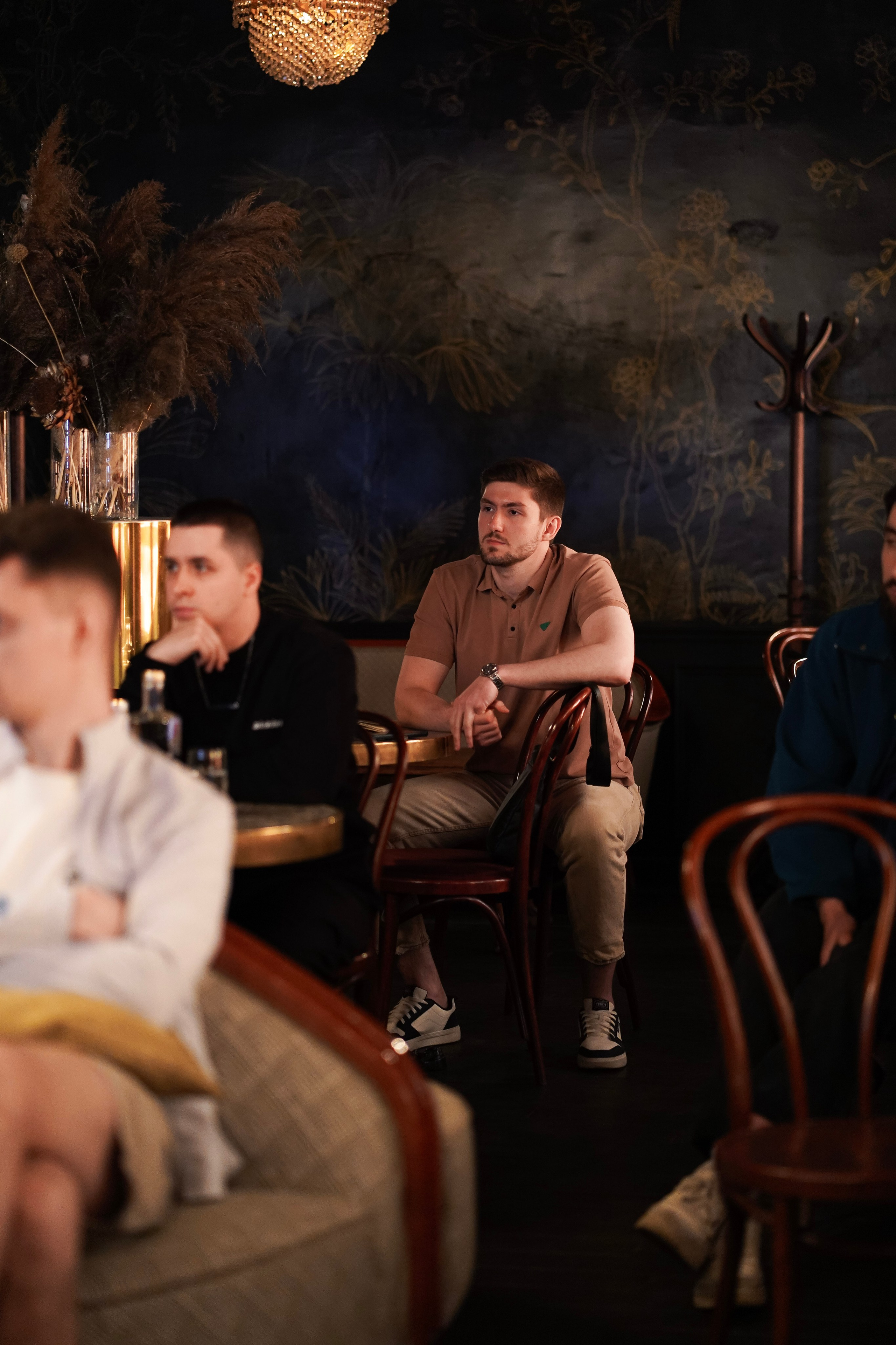 Bar Boss в «Детектив, где Вы?» (2024). Фотограф с психологическим образованием