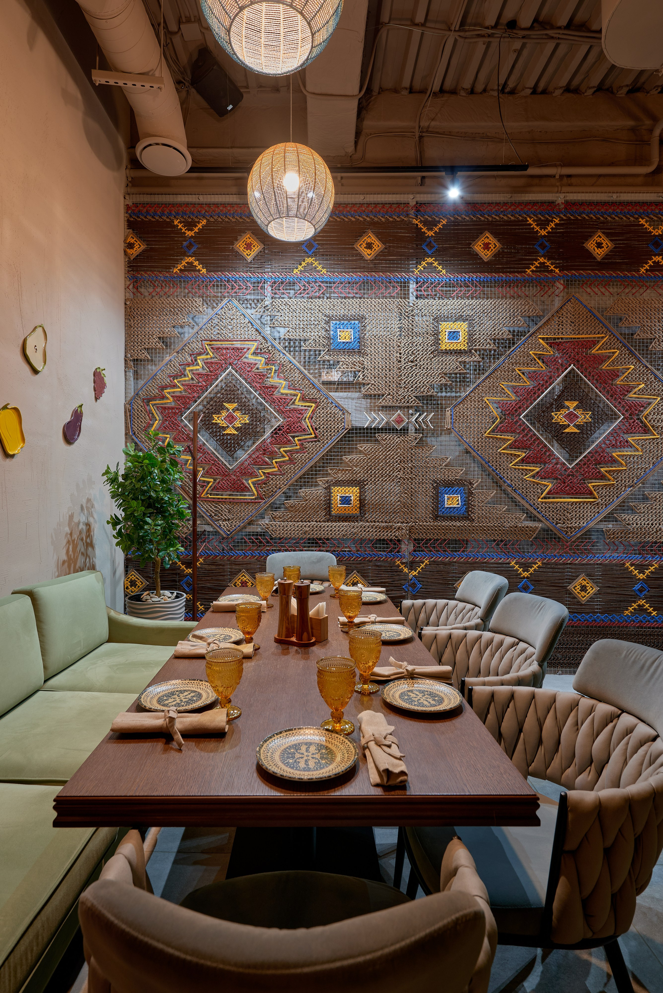 Ресторан Любимый грузинский, Магнитогорск. Абросимов Лев интерьерный и архитектурный фотограф