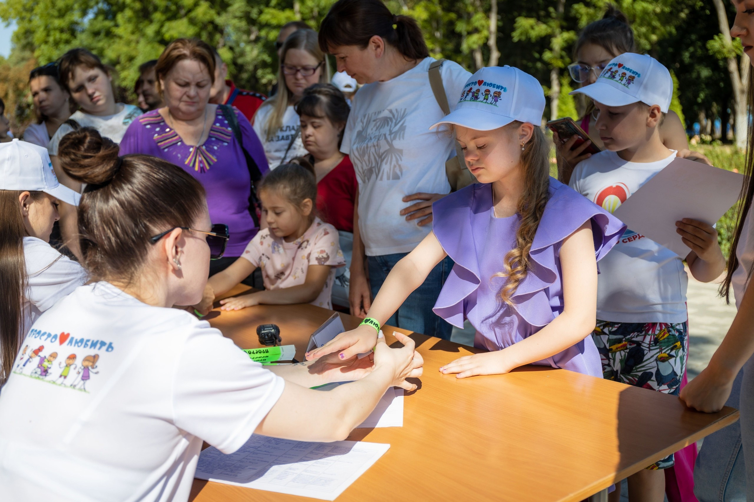 #РепортажнаяФотография#Фотожурналистика#ДокументальнаяФотография#РеальнаяЖизнь#ИсторияВкадре#МоментыЖизни#ЭмоцииВкадре#СобытийнаяФотография#ФотоИстория#ЖизньВкадре#УличнаяФотография (если снимаете на улице)#СвадебныйРепортаж (для свадебных событий)#СпортивнаяФотография (для спортивных мероприятий)#КонцертнаяФотография (для концертов и фестивалей)#ПолитикаВкадре (для политических событий)#АкцииПротеста (если снимаете протесты)#ГородскиеСобытия#ЭмоцииНаЛице#ИскренниеМоменты#ЖизньКакОнаЕсть#СилаМомента#ЧеловеческиеИстории#РеальностьВкадре#Фотожурналисты#Документалисты#ФотоСообщество#ФотоВдохновение#ФотоИскусство#ФотоМастера#ПятигорскФотограф#ФотографПятигорск#ФотосессияПятигорск#ПятигорскФото#ФотографКавминводы#ФотосессияКавказ#ПятигорскЛюблю#ФотографНаКавказе#ФотостудияПятигорск#ПортретПятигорск#СвадебныйФотографПятигорск#ПейзажиПятигорска#ФотоПятигорск#ФотографСКФО#КавказФото