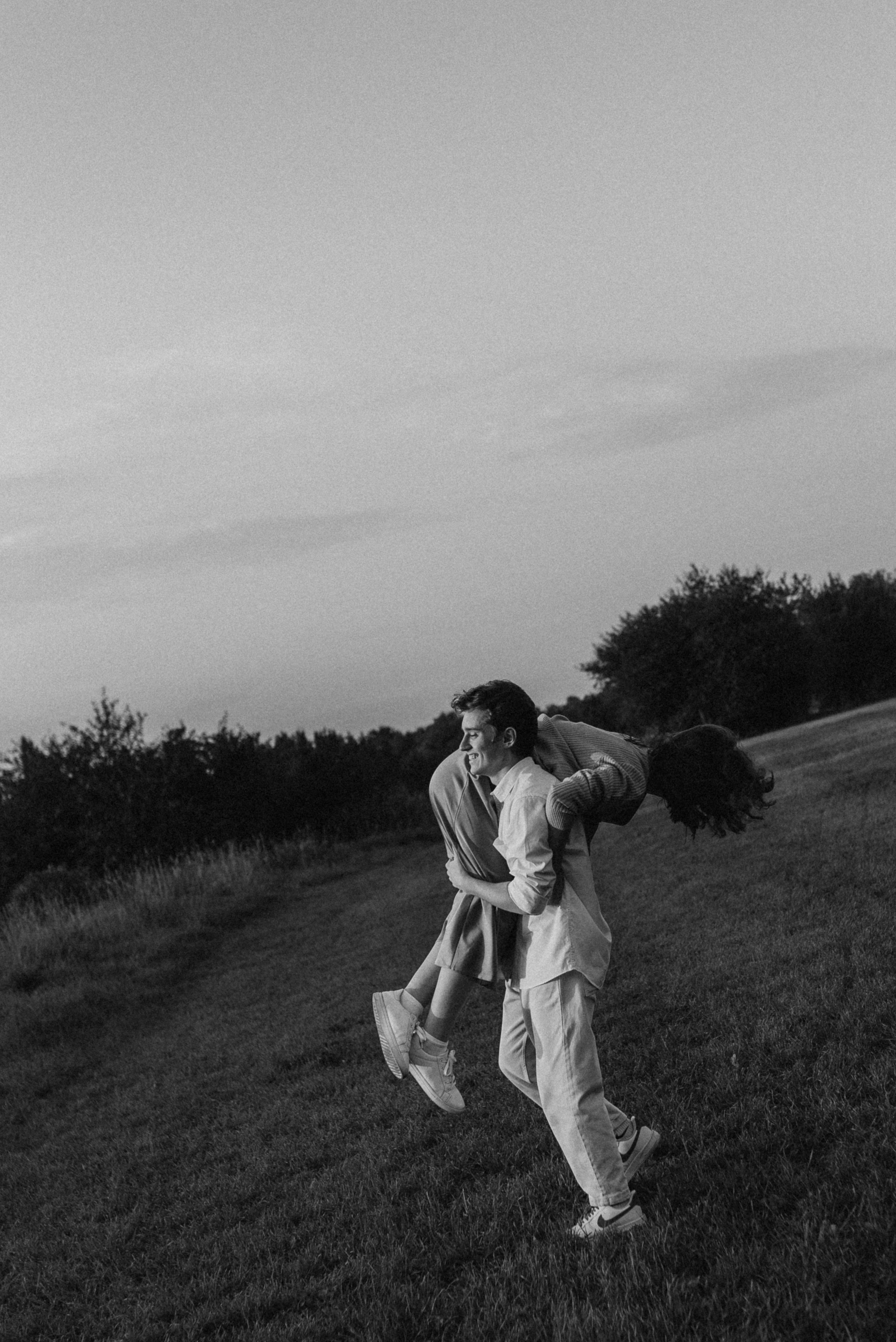 Фотосъемка влюбленной пары на закате