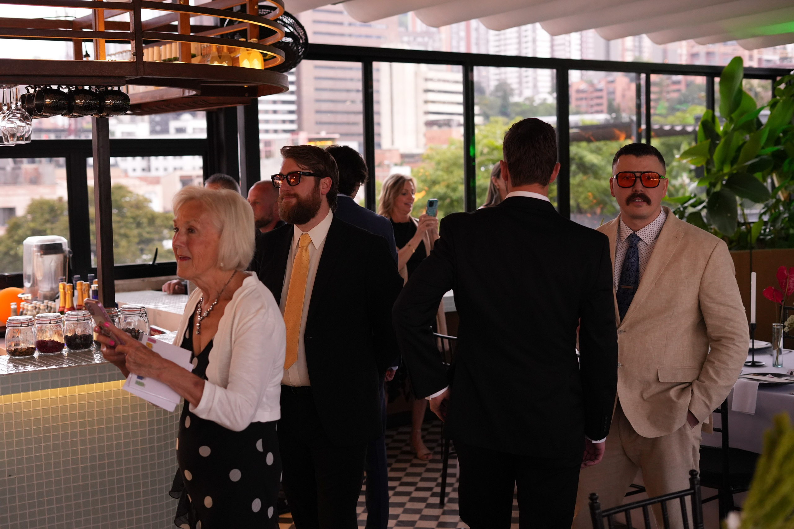 Olivia and Zack / 1 wedding day. Wedding Photographer in Barcelona and Medellin