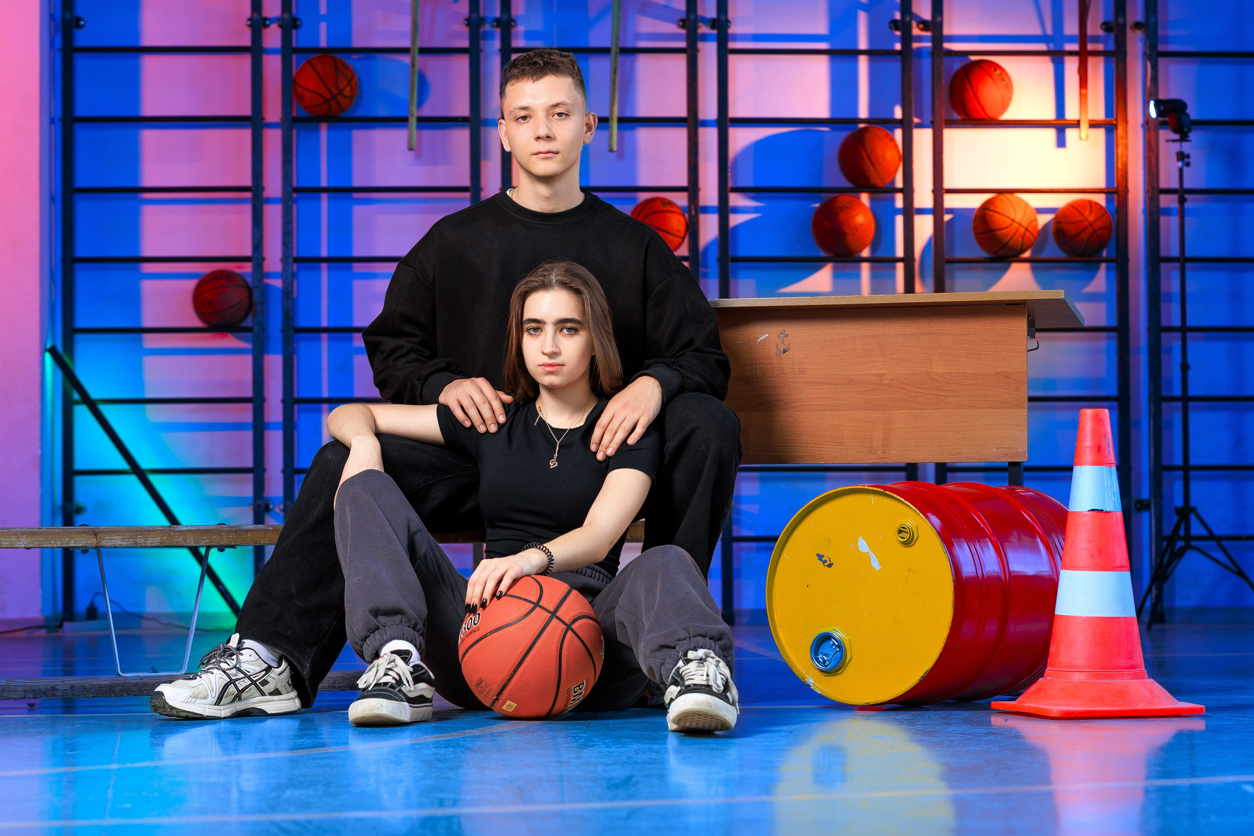 Смотреть фотки в спортзале. Выпускные альбомы Геленджик, Новороссийск, Краснодар, Туапсе