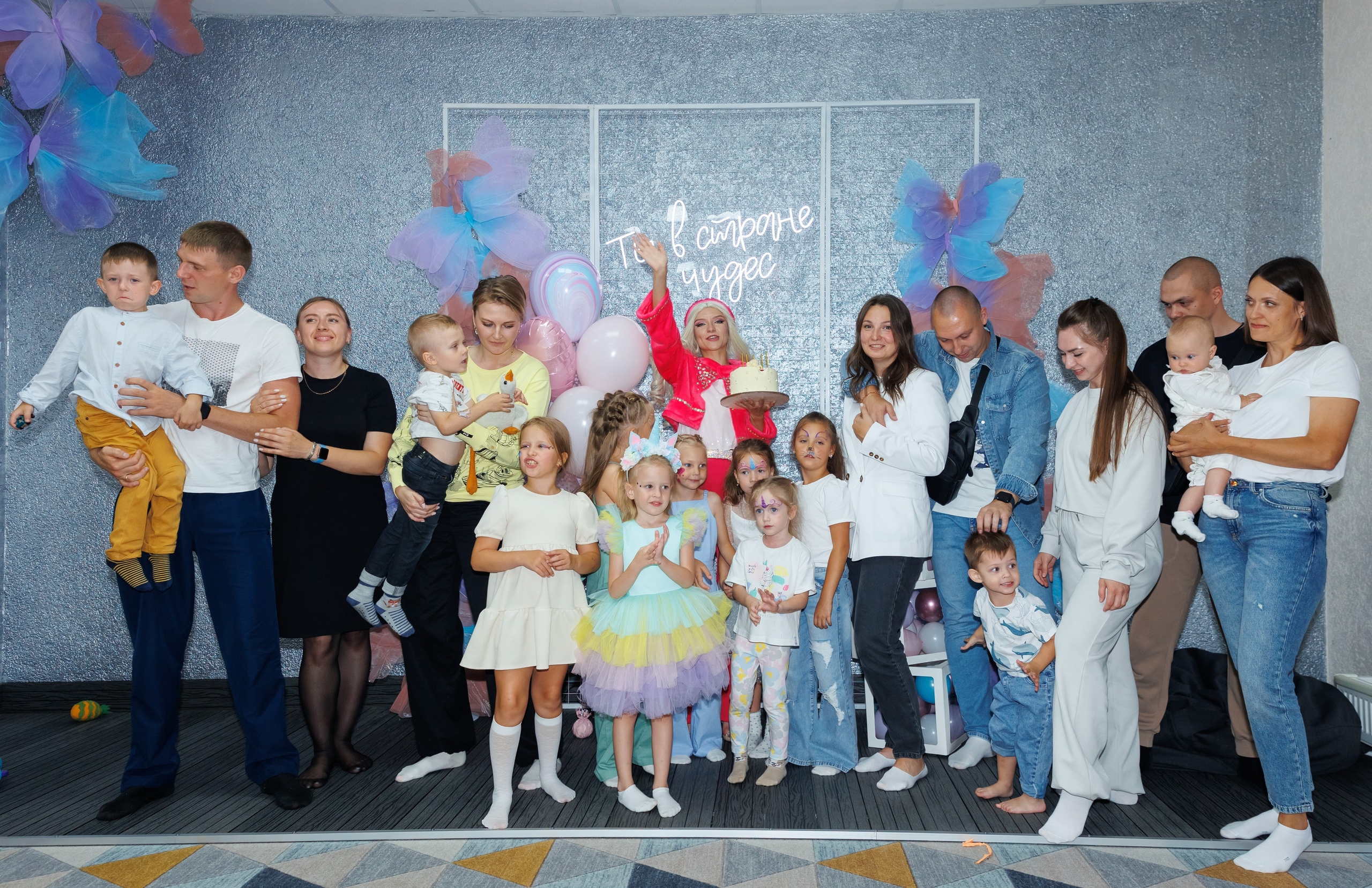 Детский лофт Алиса в стране чудес. Женский фотограф в Новосибирске Наталья Гресь