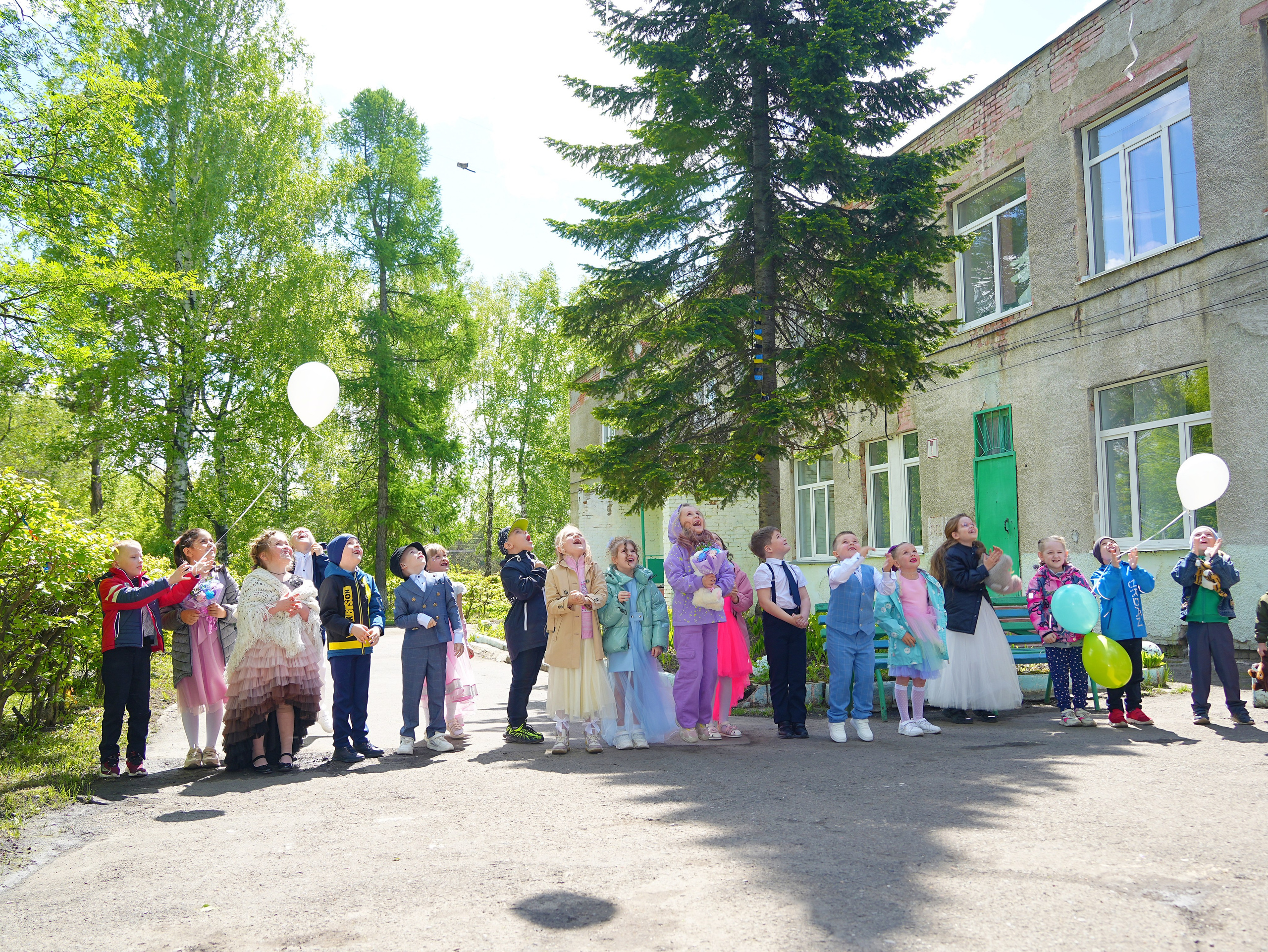 Фотосъемка видеосъёмка фотограф видеооператор новогодних утренников  в. Фотограф, видеооператор Нина Коршунова