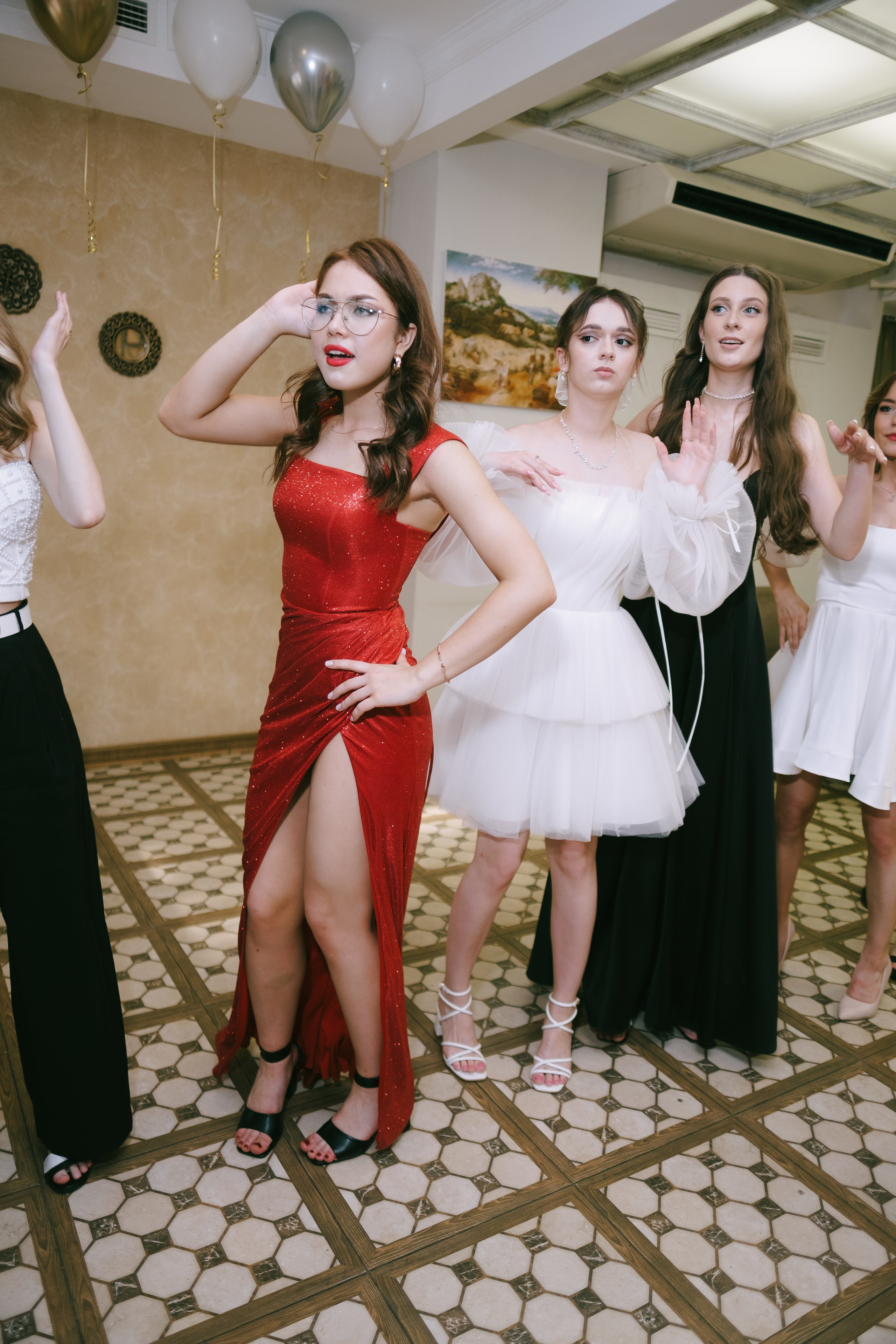 Выпускной школа 33. Свадебный и репортажной фотограф Денис Ожигин в Краснодаре и Краснодарском крае