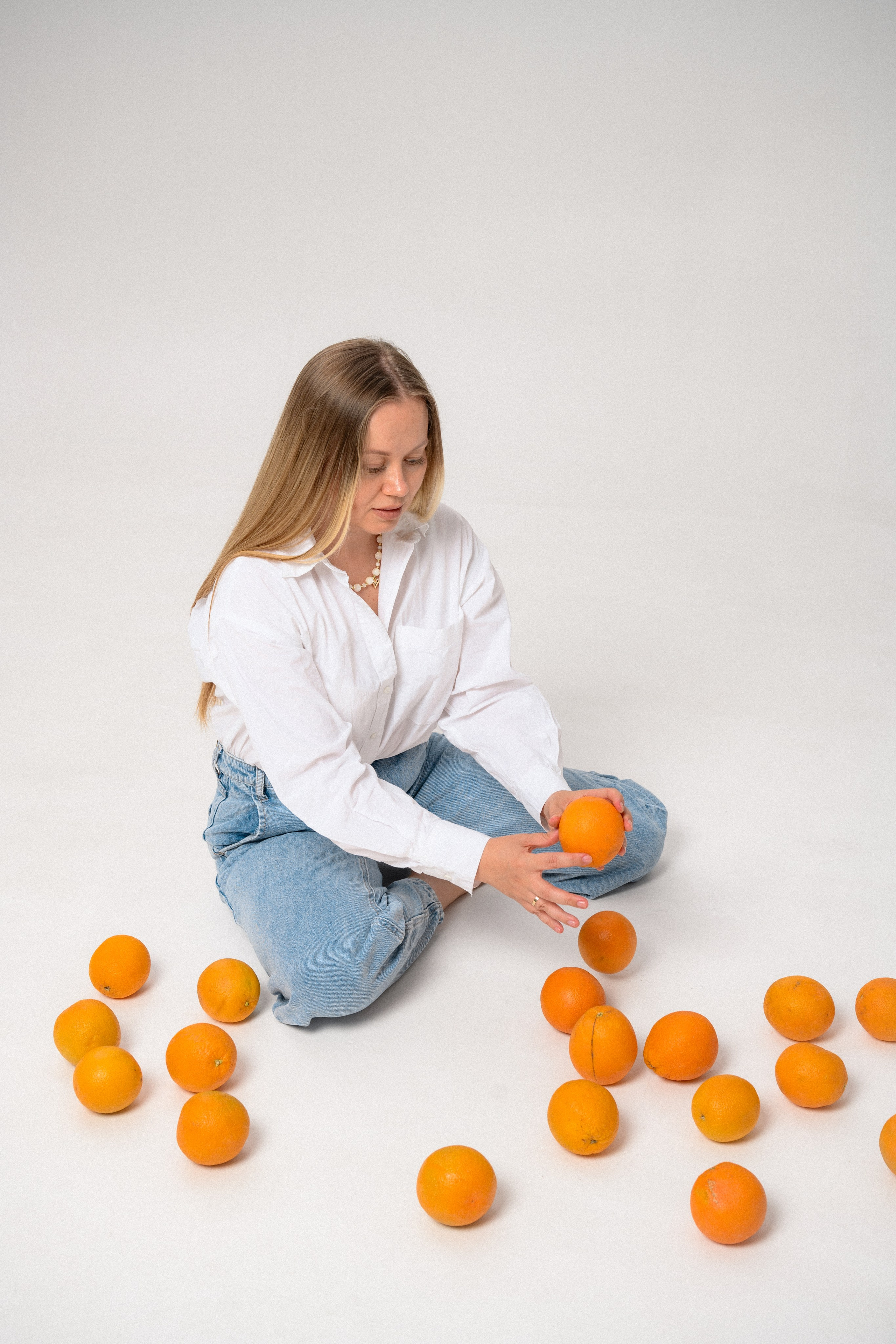 Игра с апельсинами. Фотограф в Ростове-на-Дону Оксана Филатьева