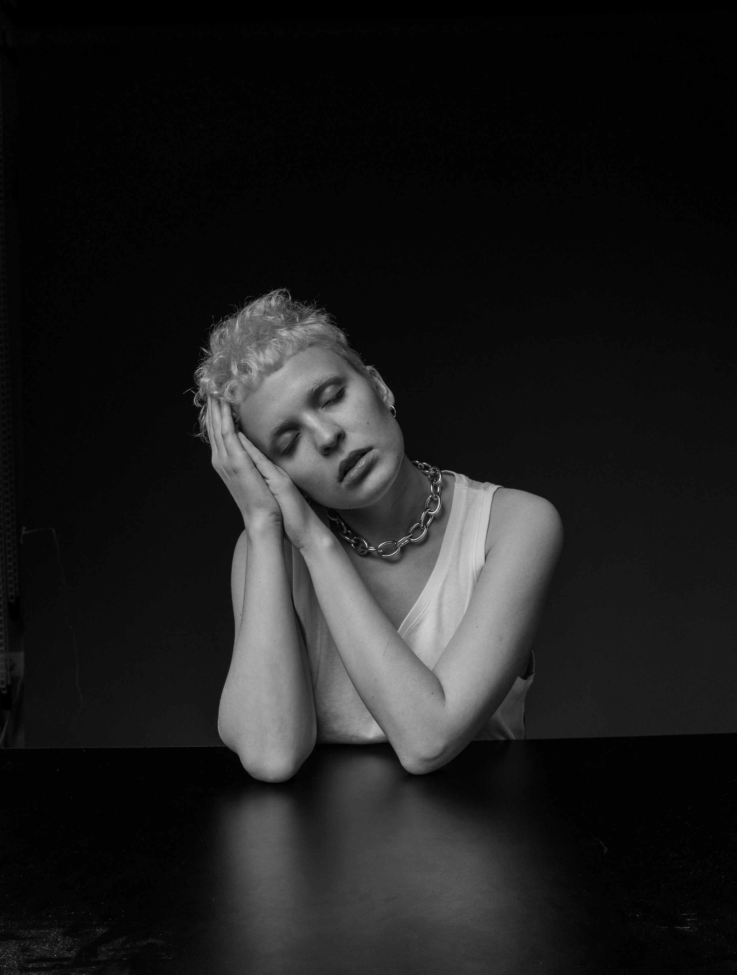 Эмоциональный портрет в Краснодаре. AI Фотограф Краснодар: мужские и женские фотосессии, стилизация съемки. Нейро-фотосессии онлайн