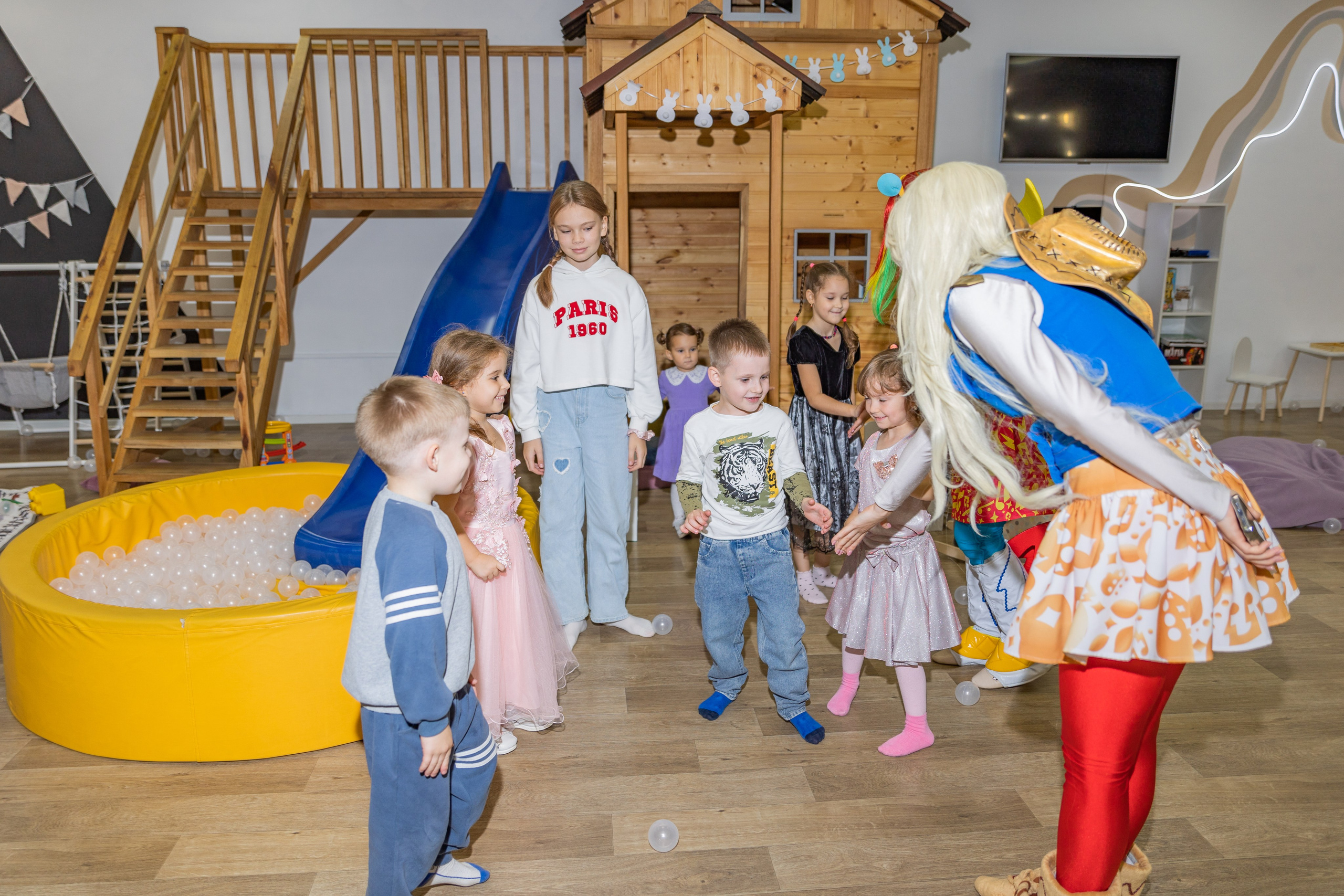 День Рождение Есении в Rabbit Holl. Выпускные альбомы во Владивостоке