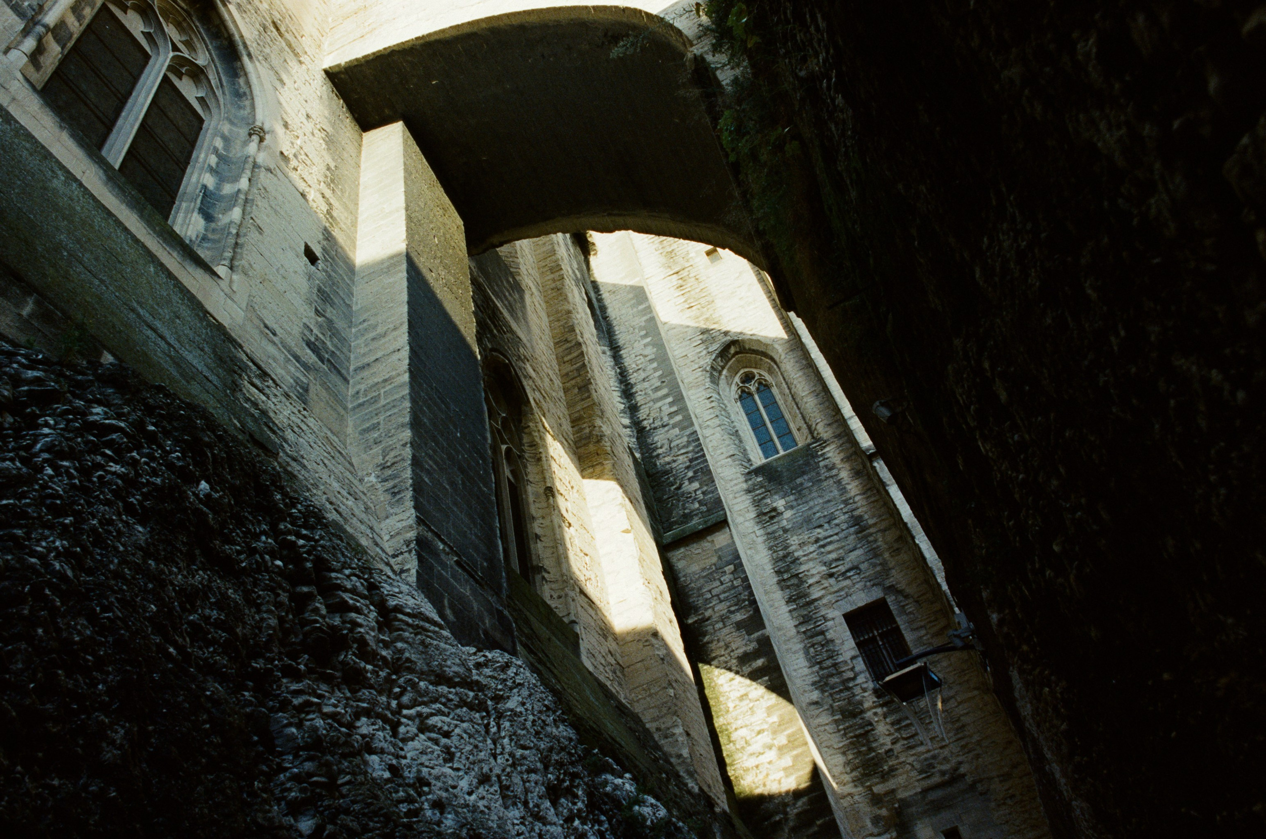 The contract // france, avignon. EVER EXPOSED