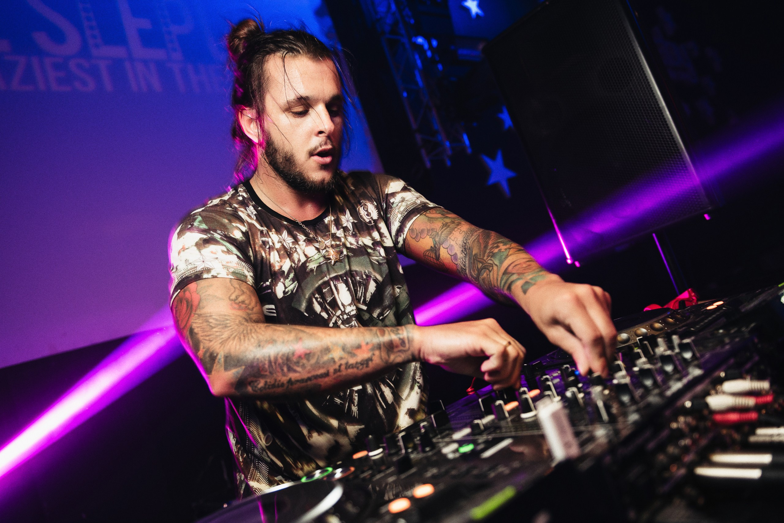 Вечеринки и клубы портфолио Кандеев Даниил Саратов. Фотограф Кандеев Даниил