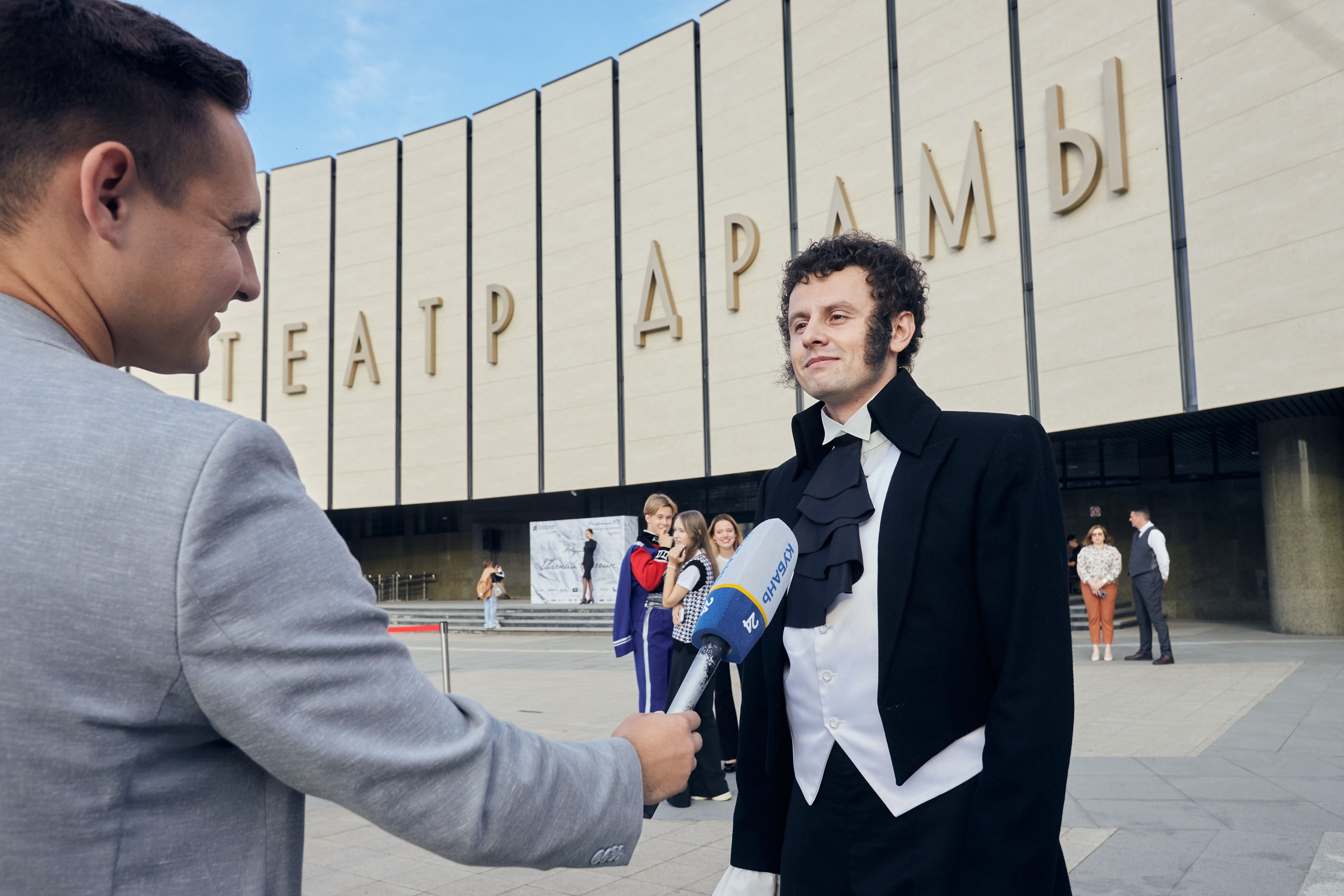 Открытие 105-го театрального сезона. Театр драмы им. М. Горького. Фотограф Юлия Маринина