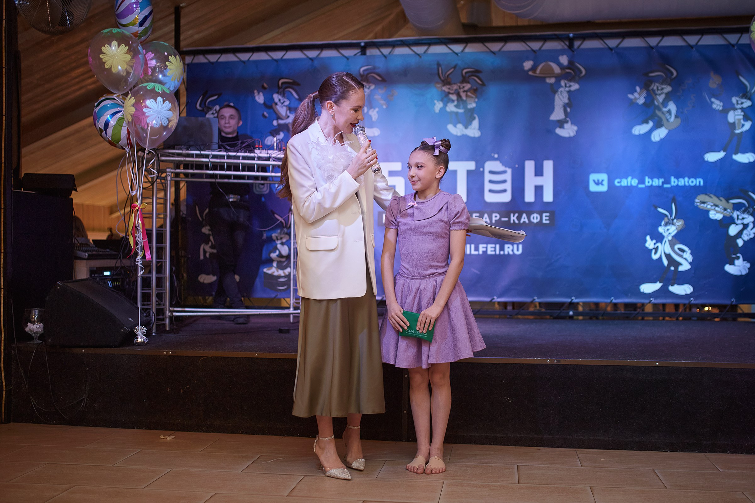 Благотворительный концерт в кафе-баре «Батон» (27.02.2024). Фотограф Роман Желтухин