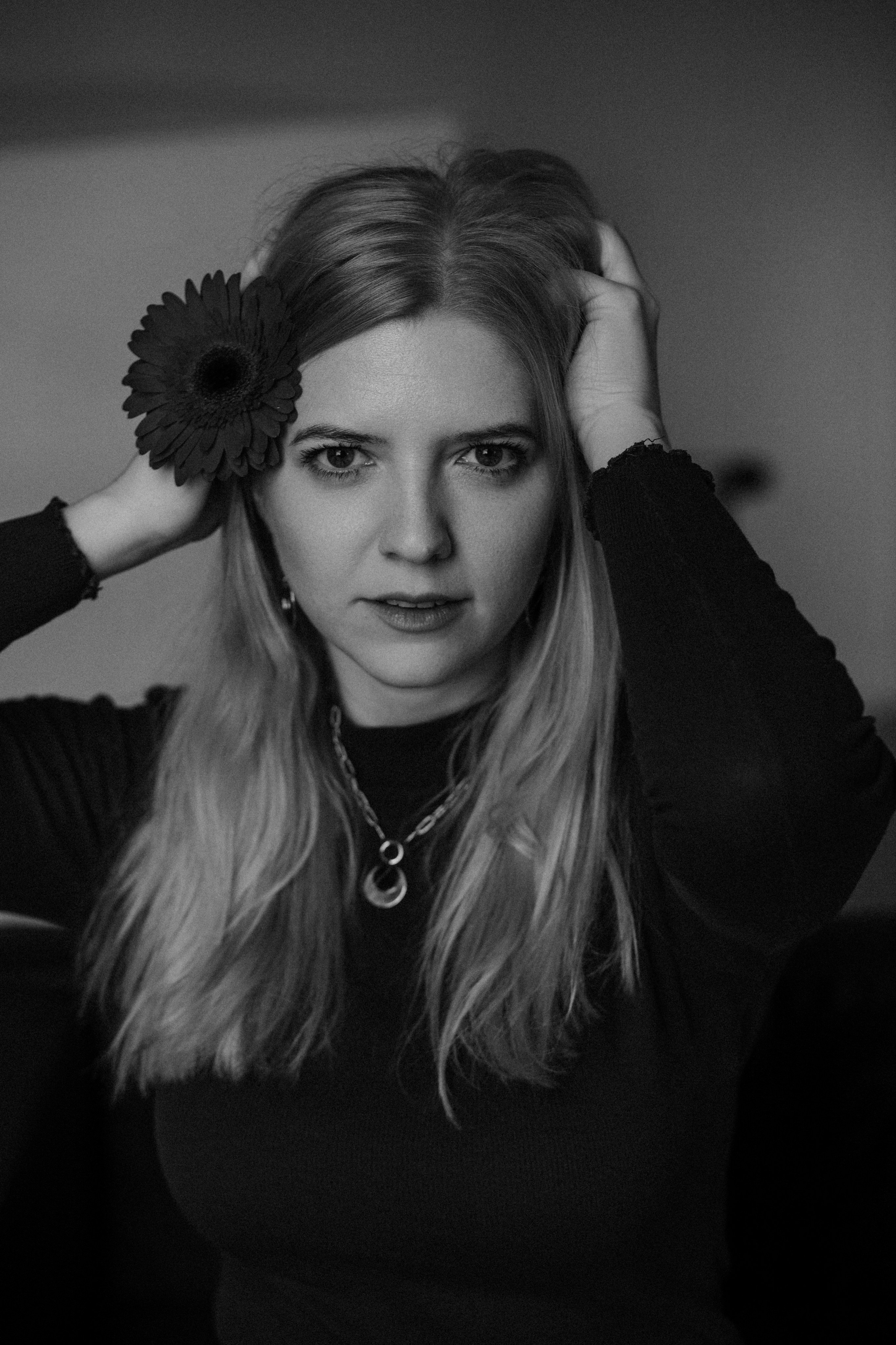 Студийные съемки в ч/б. Женский фотограф в Москве Рина Леонтьева
