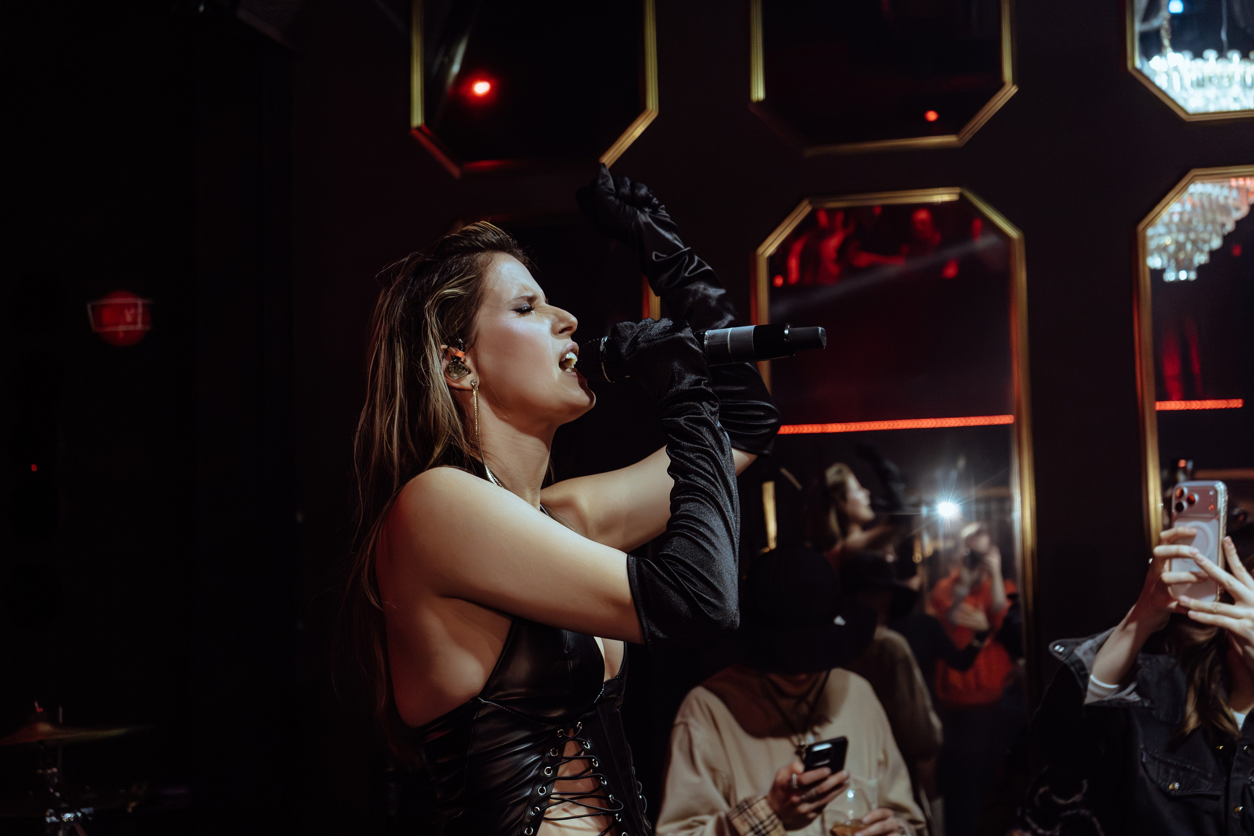 Репортжа с презинтации нового альбома певицы Elvira T — Ядовитая. Неразбитая. Никита Скрипник — ТЕАТР В СТИЛЕ ФЭШН