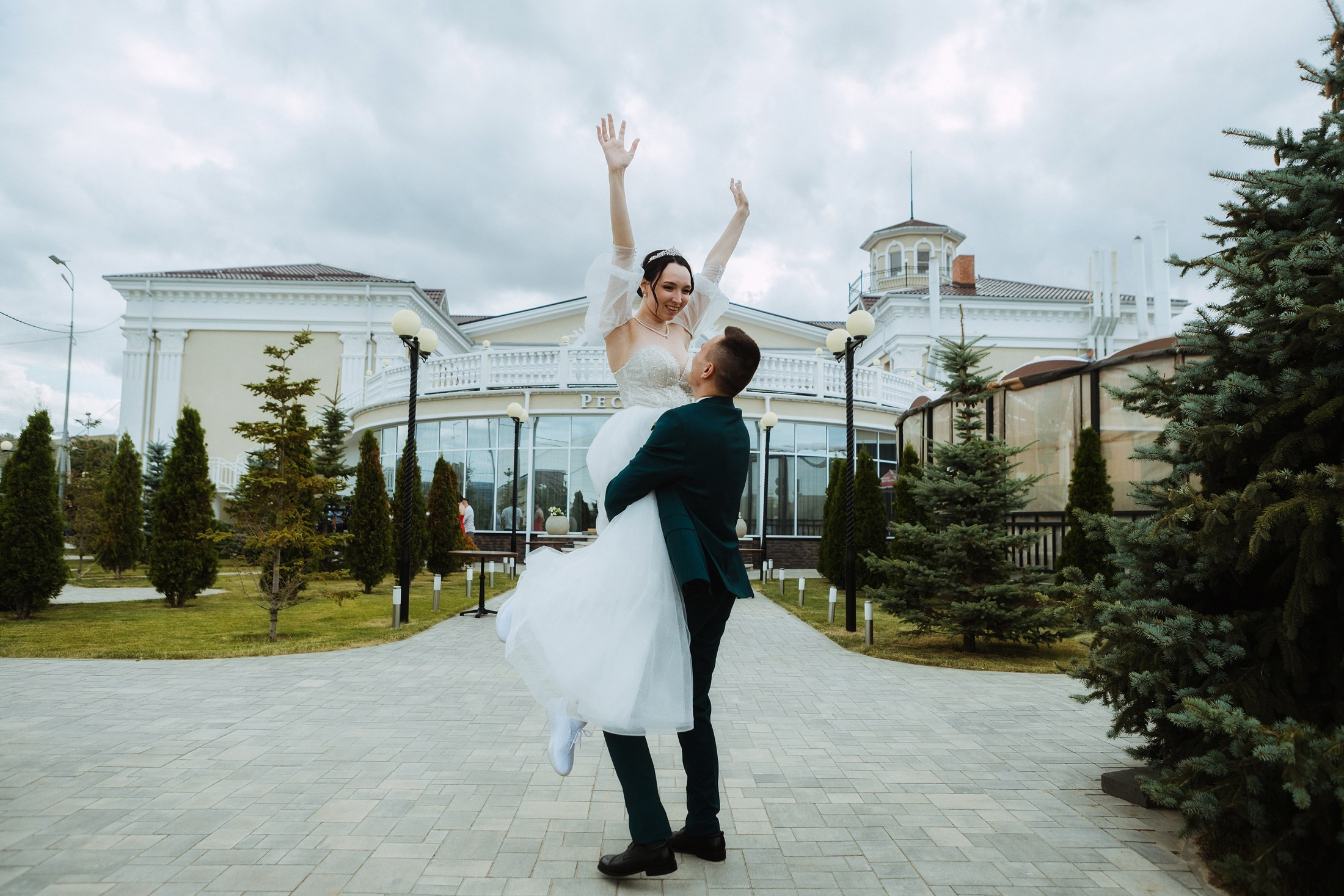 Александр и Ольга. Фотографы в городе Волгограде — Людмила Агеева и Алексей Околелов