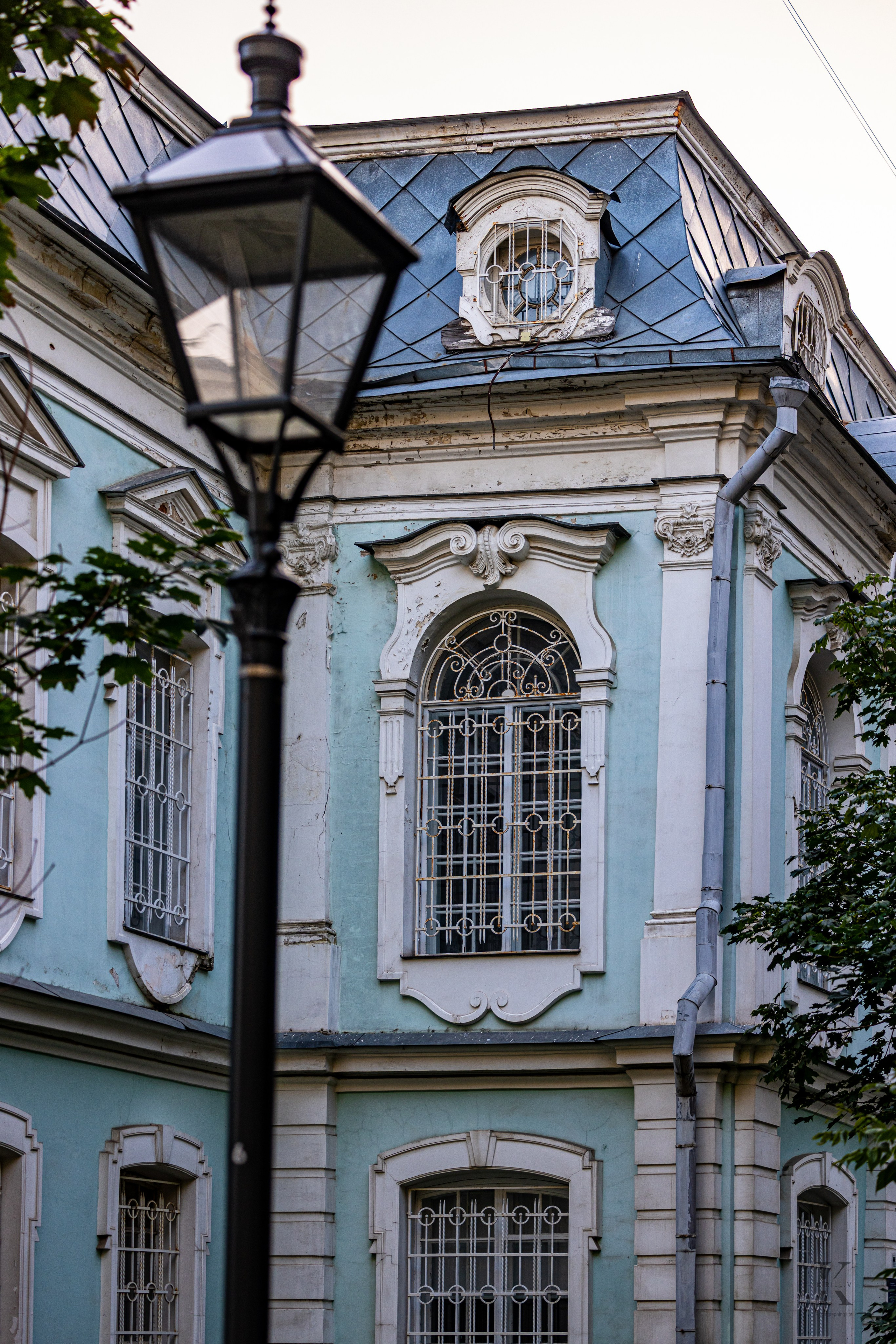 Москва. Июль 2025. Чистопрудный бульвар. Хитровка. Детали. Фотографирую жизнь! Московский фотограф волонтер