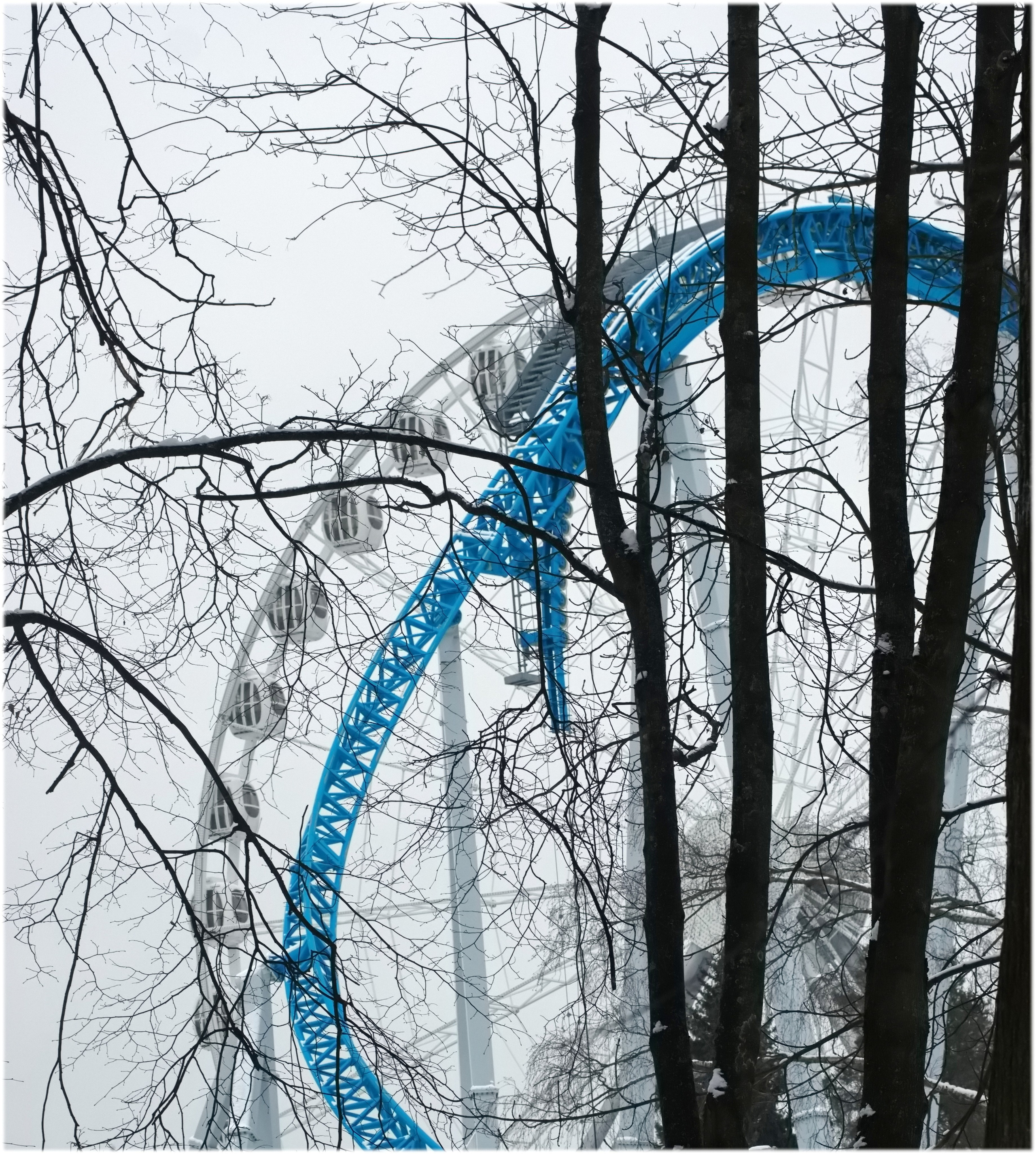 крестовский остров. аттракционы.американские горки. колесо обозрения.зима.тишина