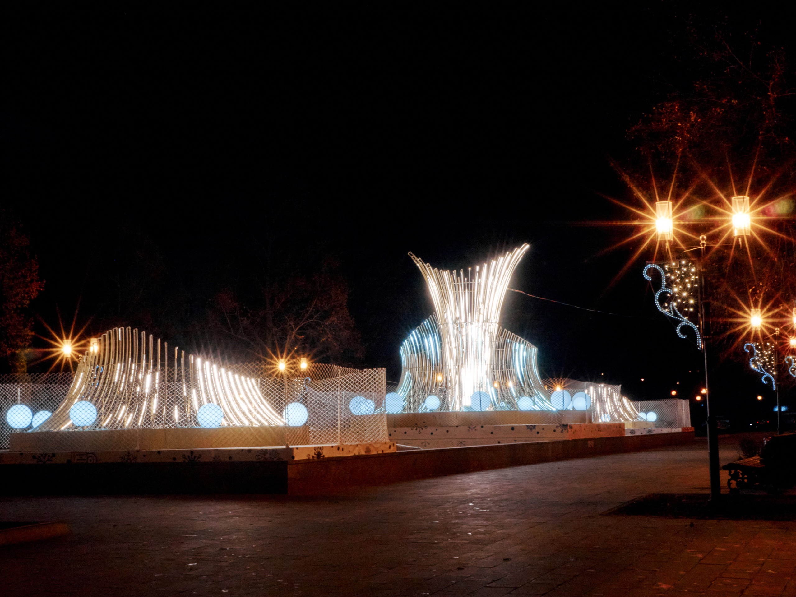 Новые световые фигуры на Самарской площади, 2025