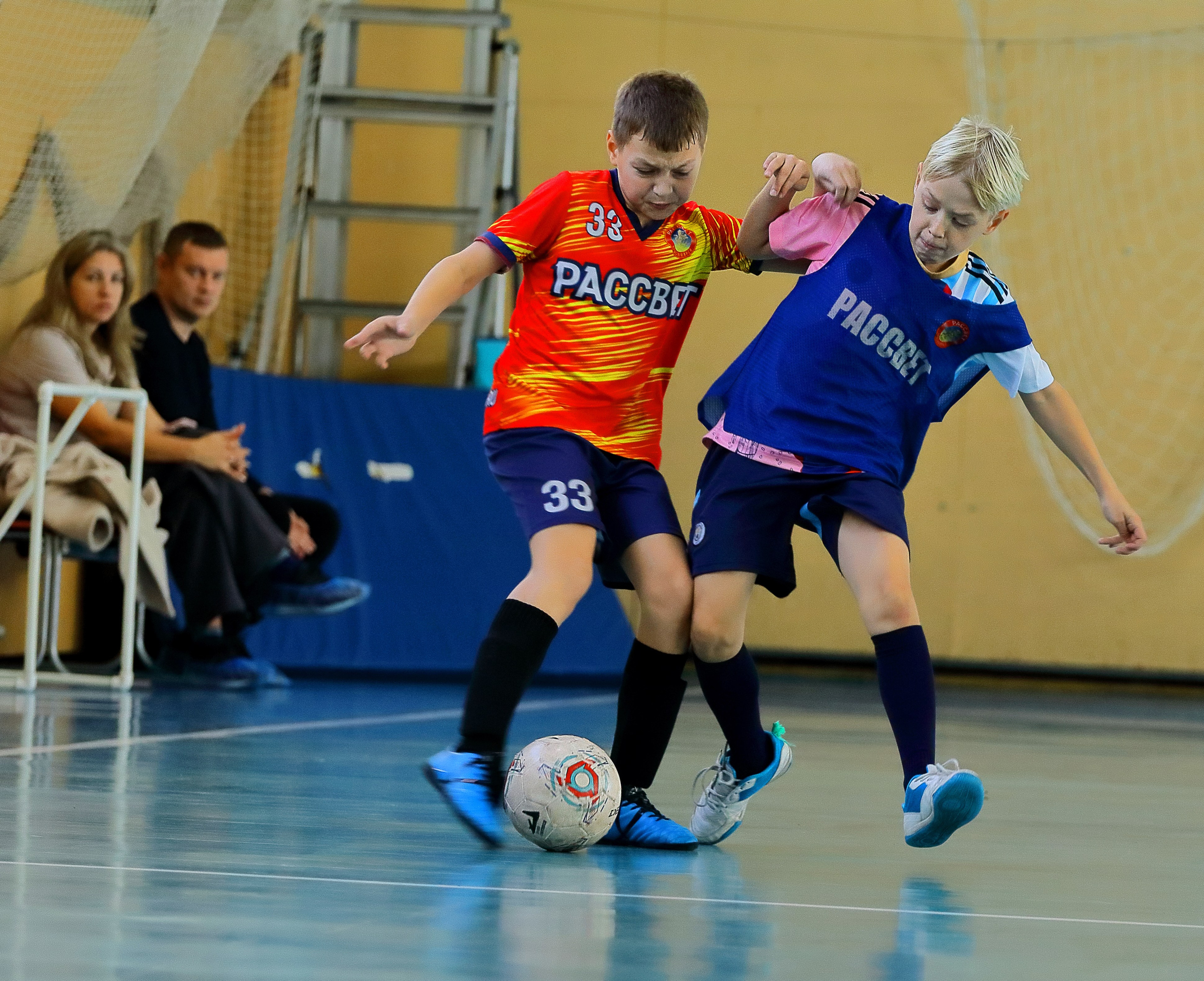 Юные футболисты на грани фола