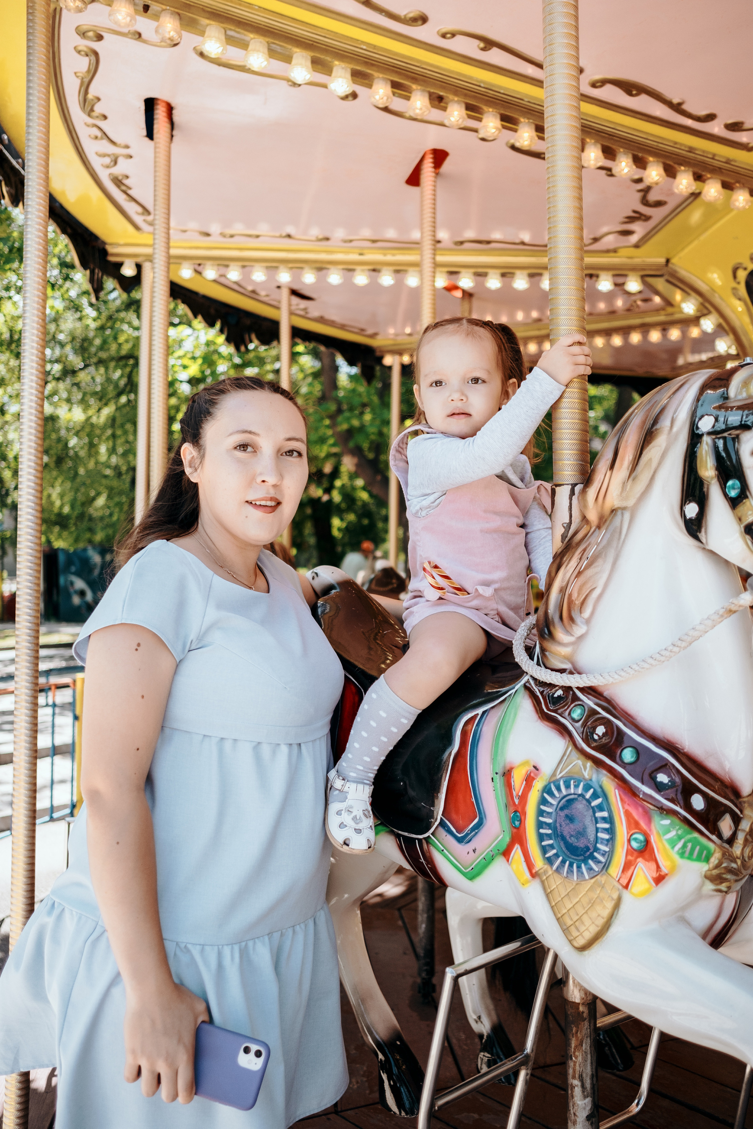Ильмира и Ева в парке. Семейный фотограф Уфа Головченко Анастасия