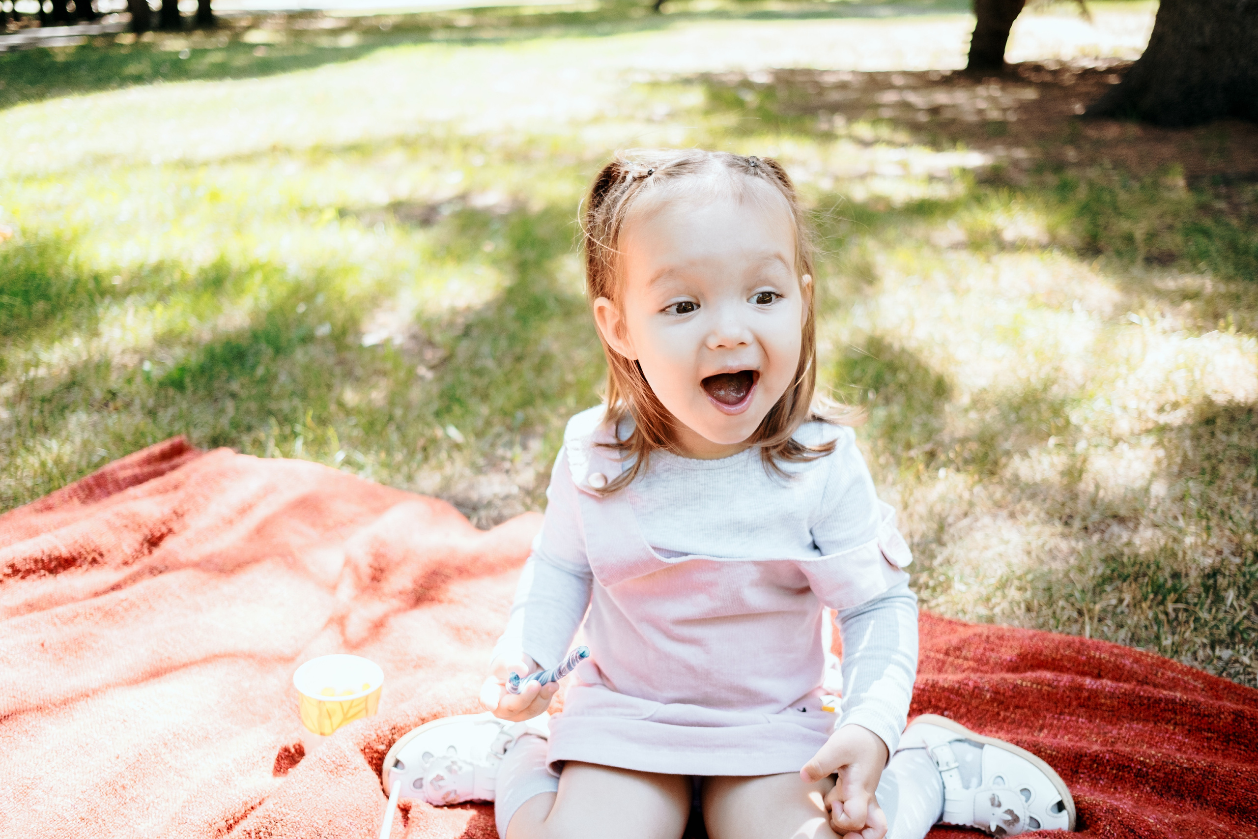 Ильмира и Ева в парке. Семейный фотограф Уфа Головченко Анастасия