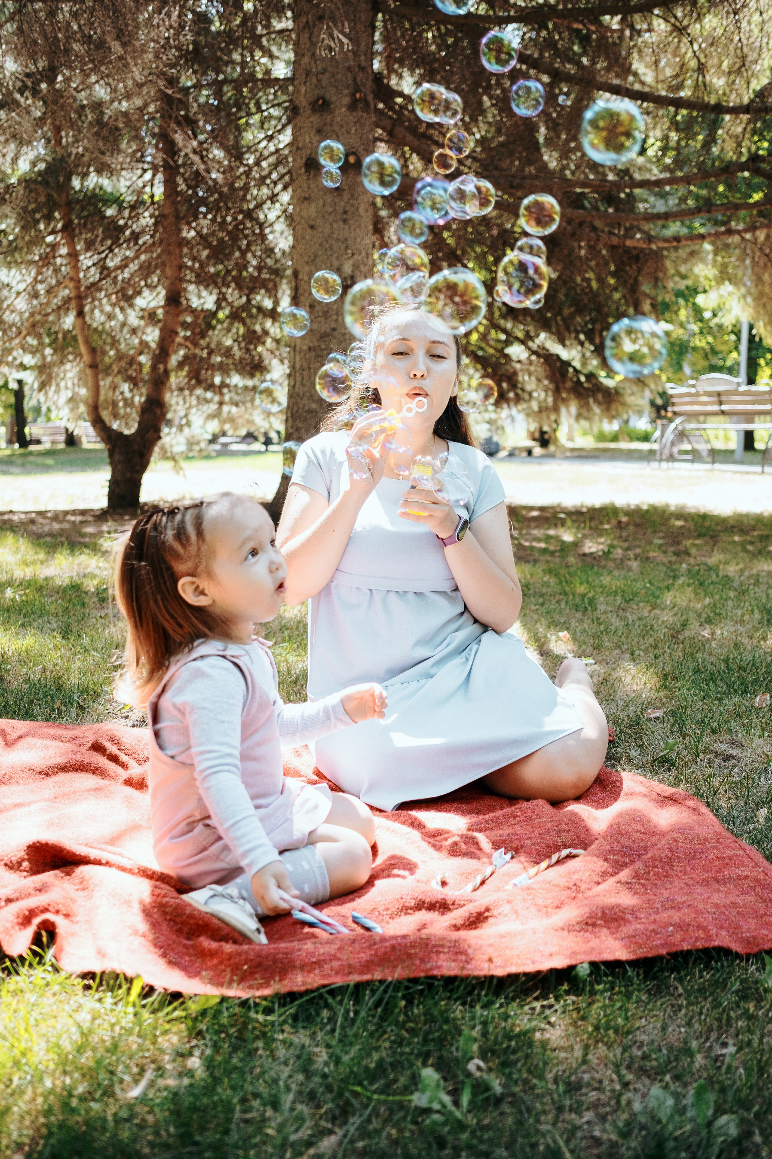 Ильмира и Ева в парке. Семейный фотограф Уфа Головченко Анастасия