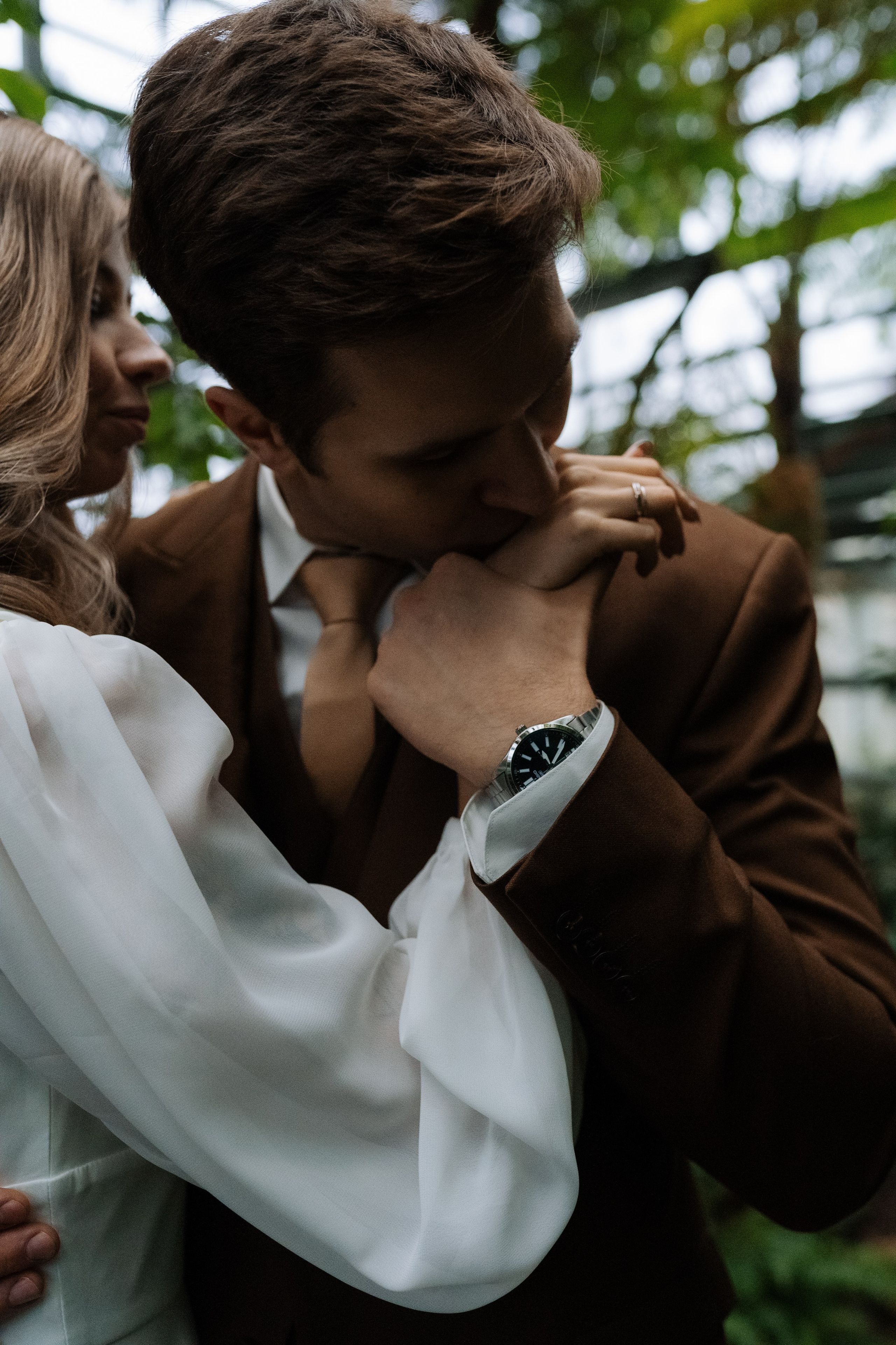 Свадебная фотосессия в оранжерее, Москва. Свадебный фотограф в Москве Анна Полушина