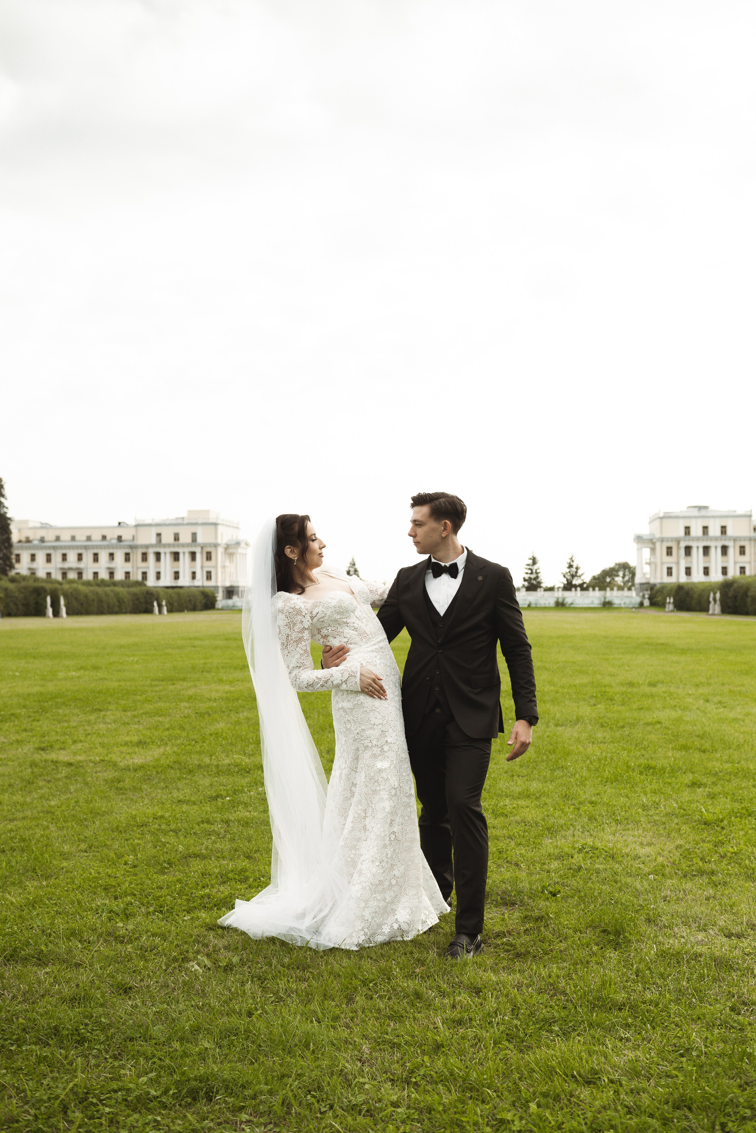 Свадебная фотосессия в Архангельском. Фотограф Москва Настя Профотовна. Репортажные, свадебные и контент фотосессии