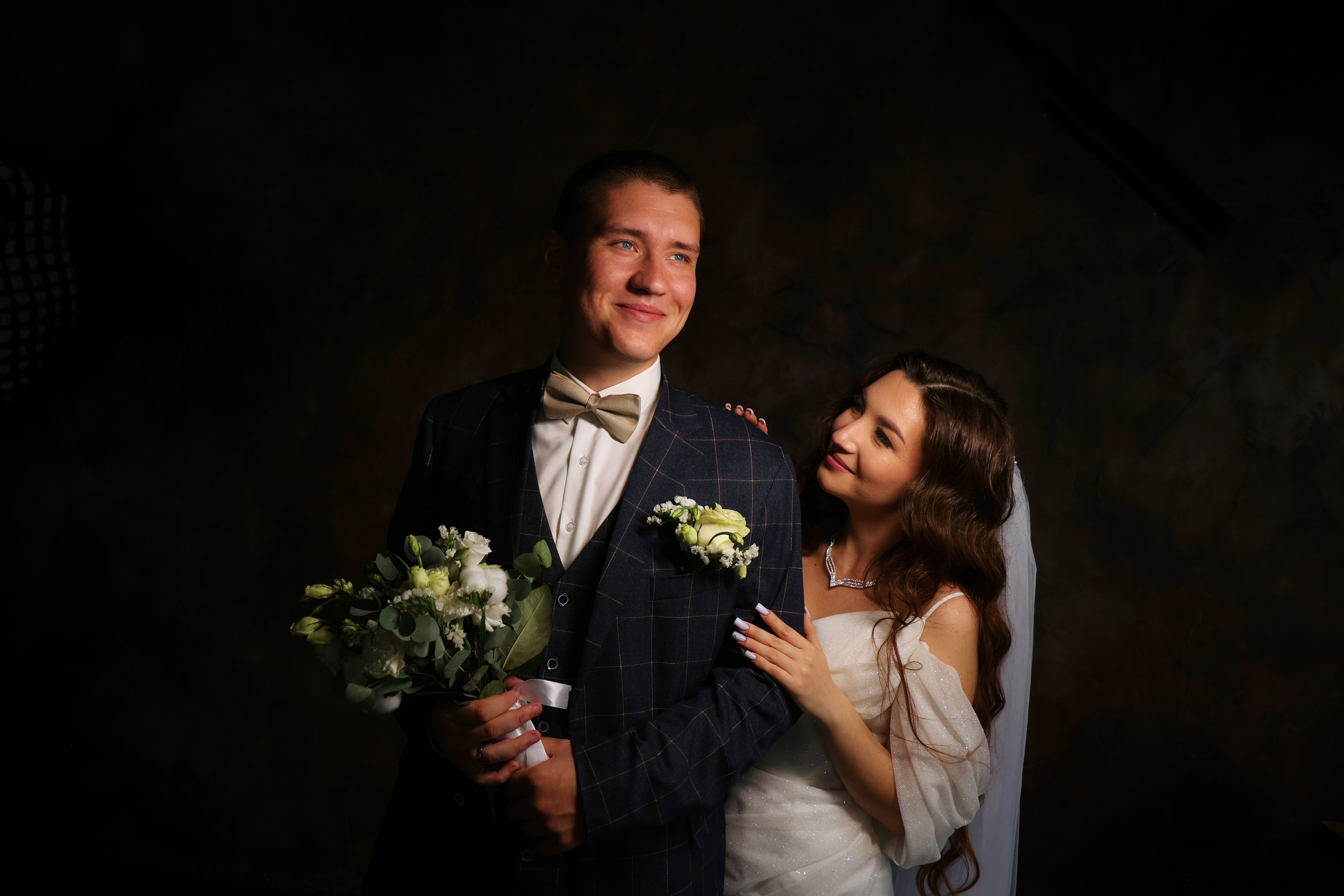 Свадебная фотосессия в студии «ЧеБэ» Самара. Свадебный видеограф и свадебный фотограф в Самаре Олег Слеб