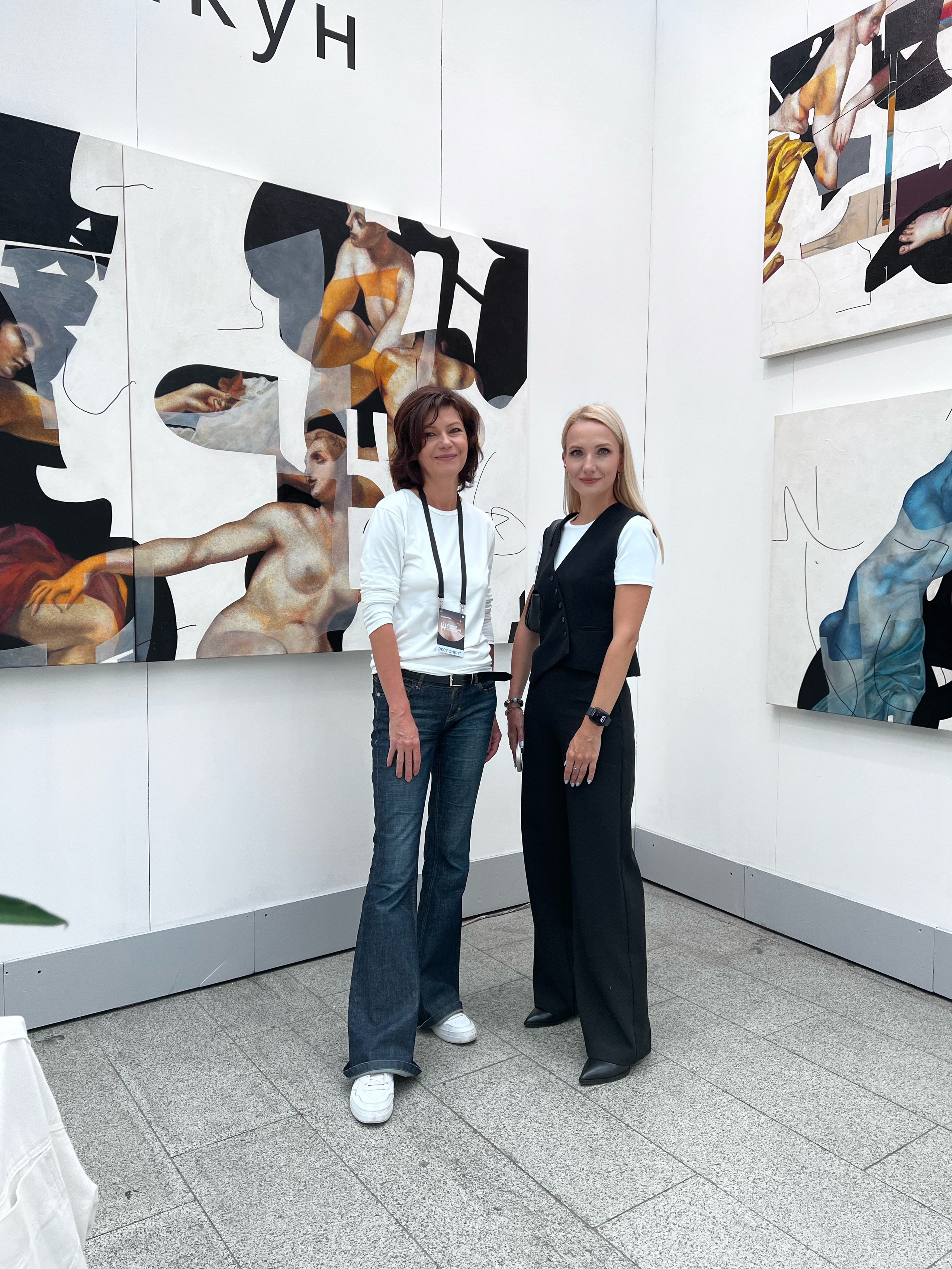 Фото. Художник-абстракционист Ольга Рикун. Москва