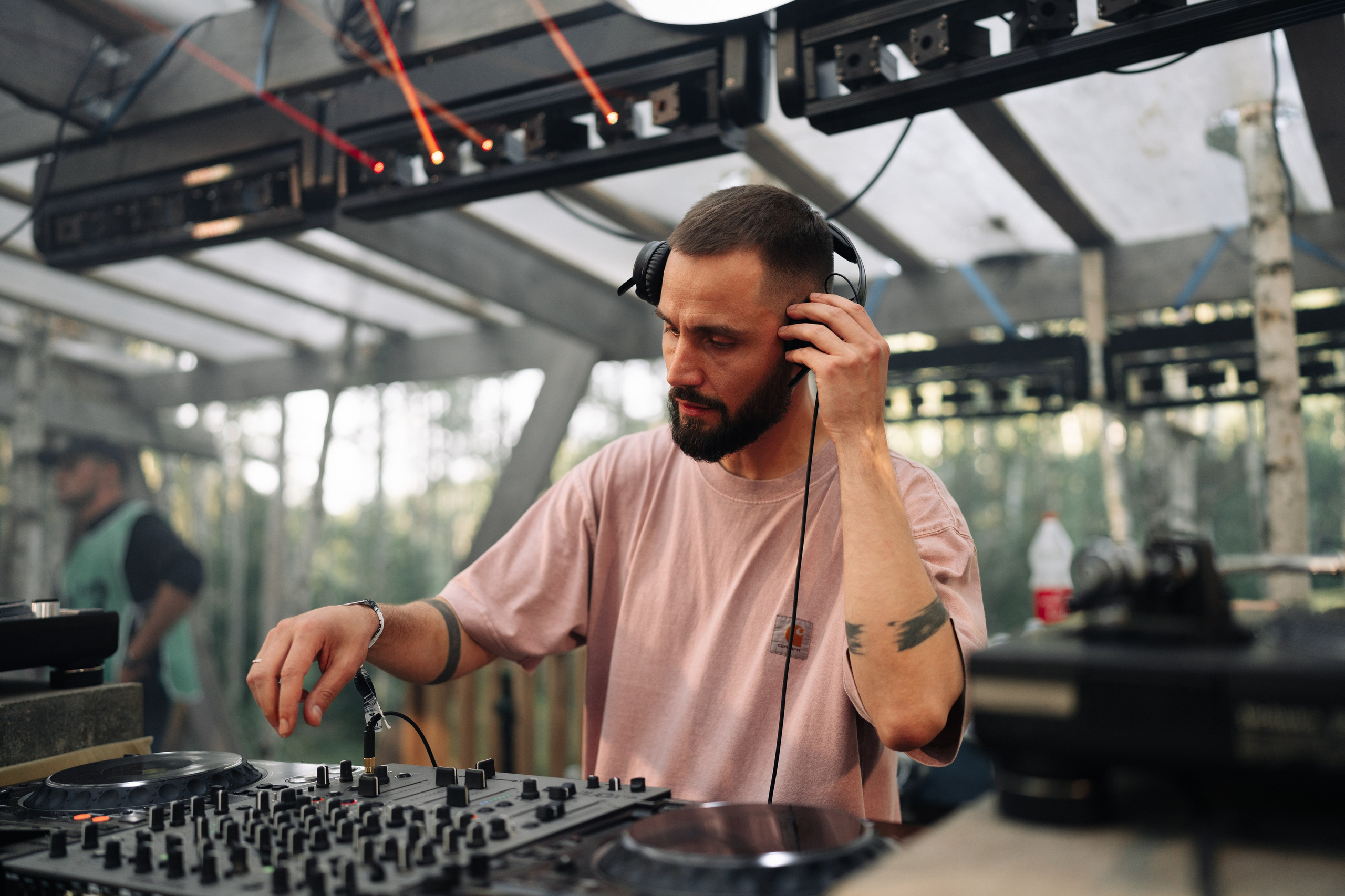 Signal 2024. @tomrus: Рустам Шагиморданов — фотограф