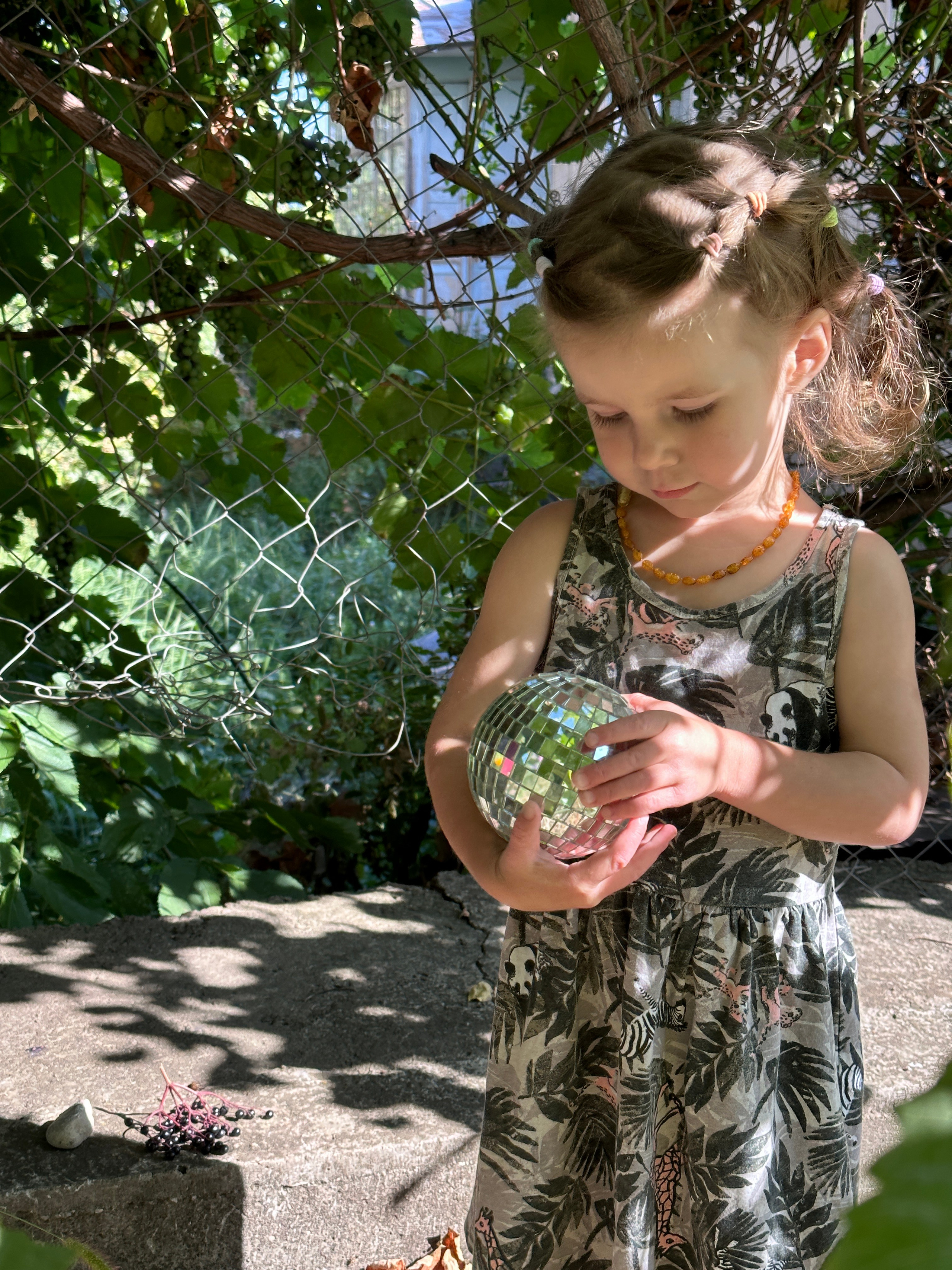 Дети. Смотри, красота!