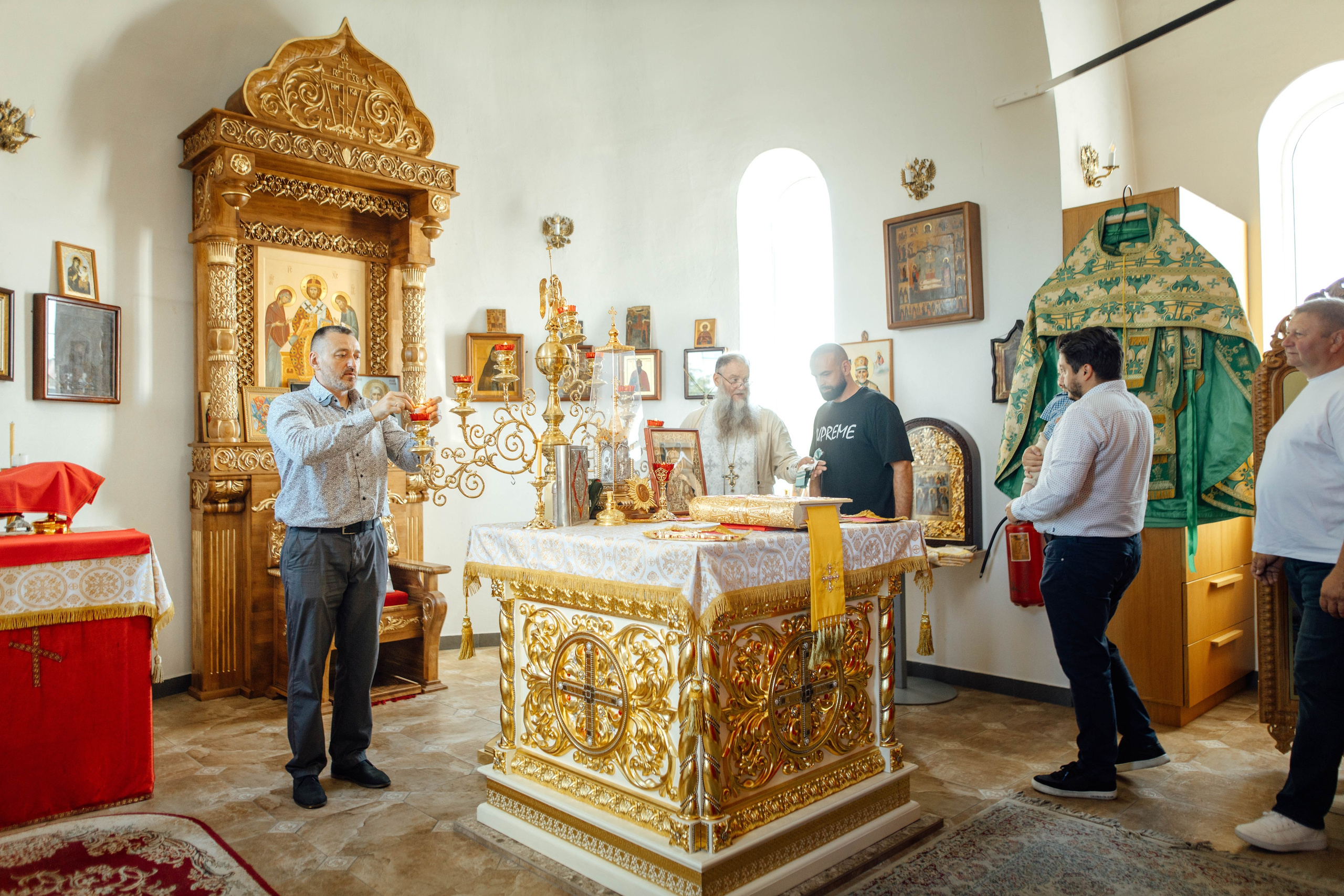 Крещение Энвера (Михаила), д. Колядищи, храм Успения Пр. Богородицы, август 2025