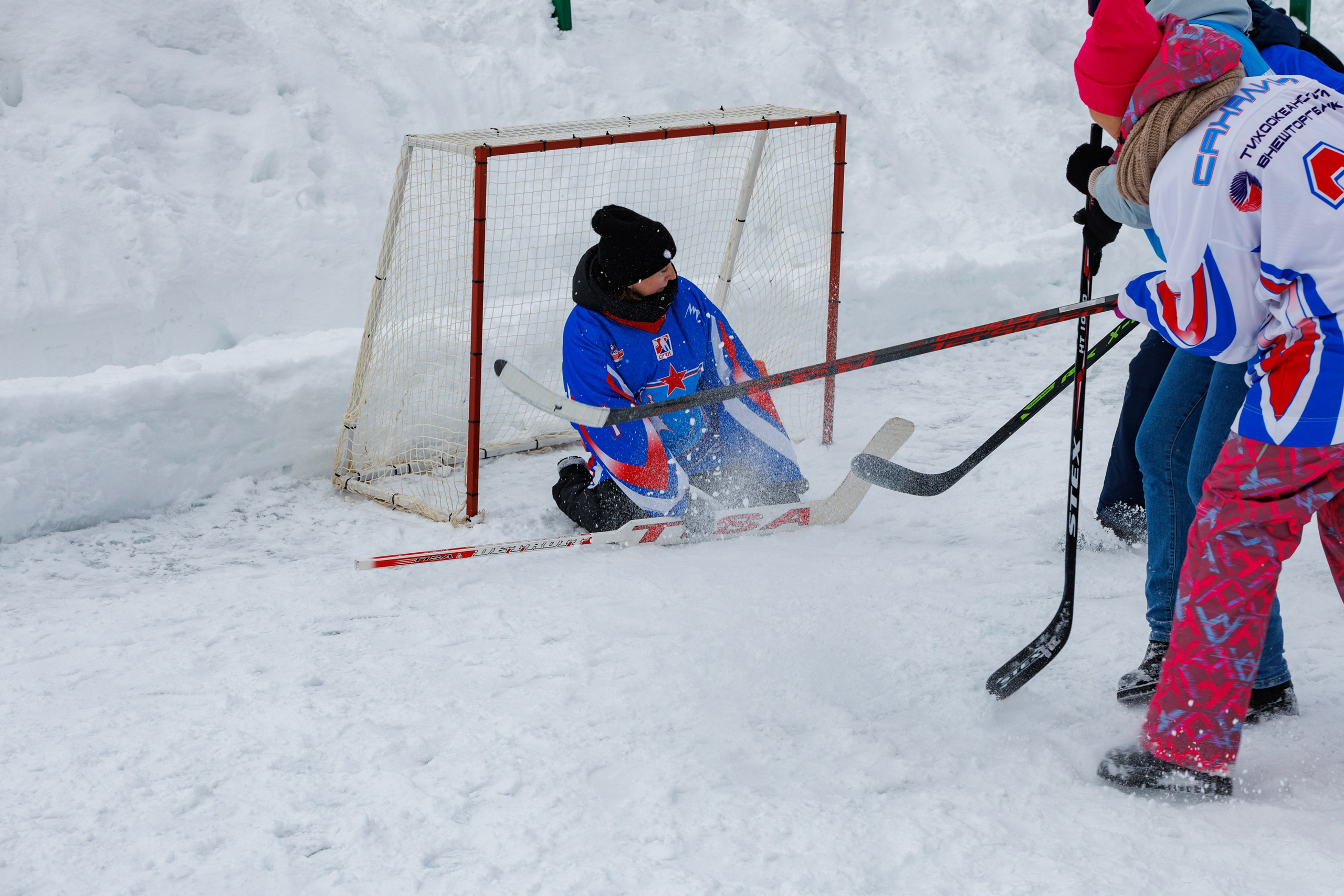 XIII чемпионат  по «ХОККЕЮ В ВАЛЕНКАХ». Свадебный, семейный и репортажный фотограф в Южно-Сахалинске Артур Петросян