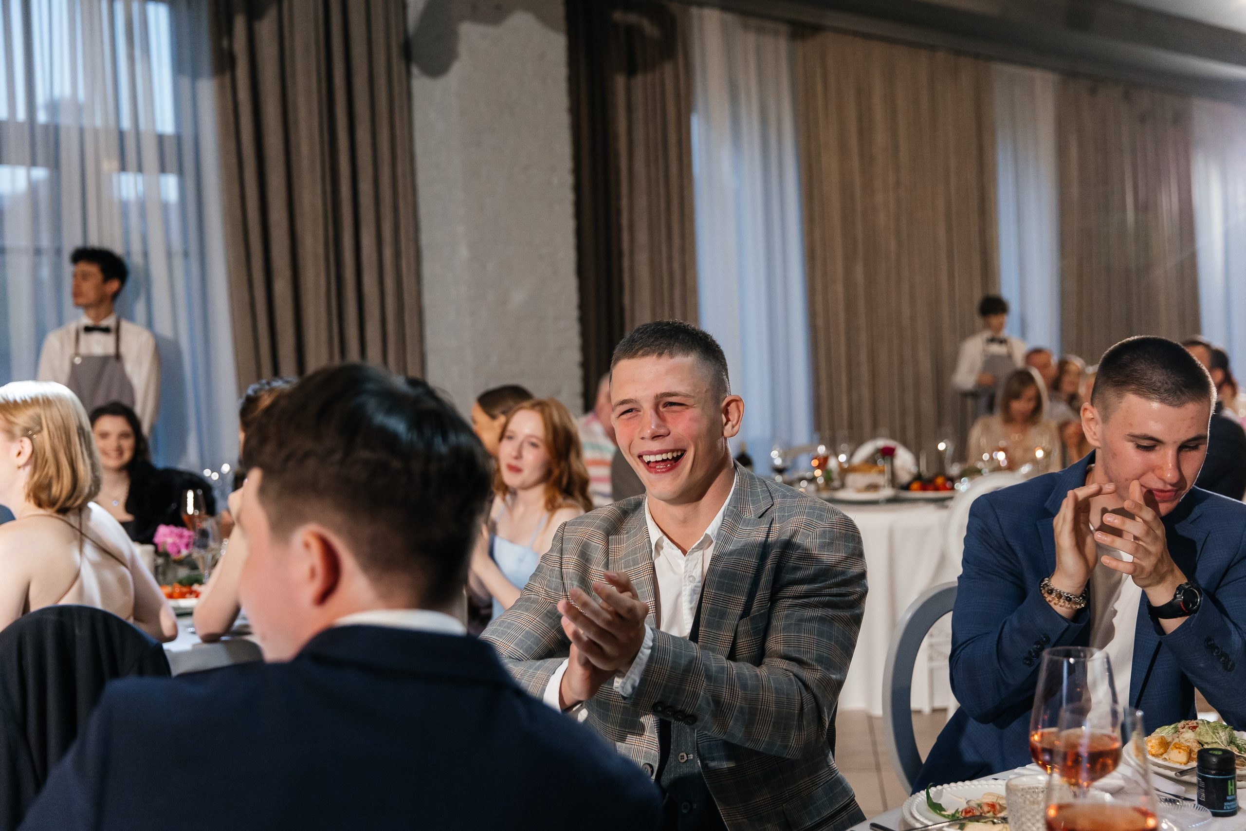 2023-06-23 Выпускной МБОУ СОШ № 10. Фотограф в Красноярске