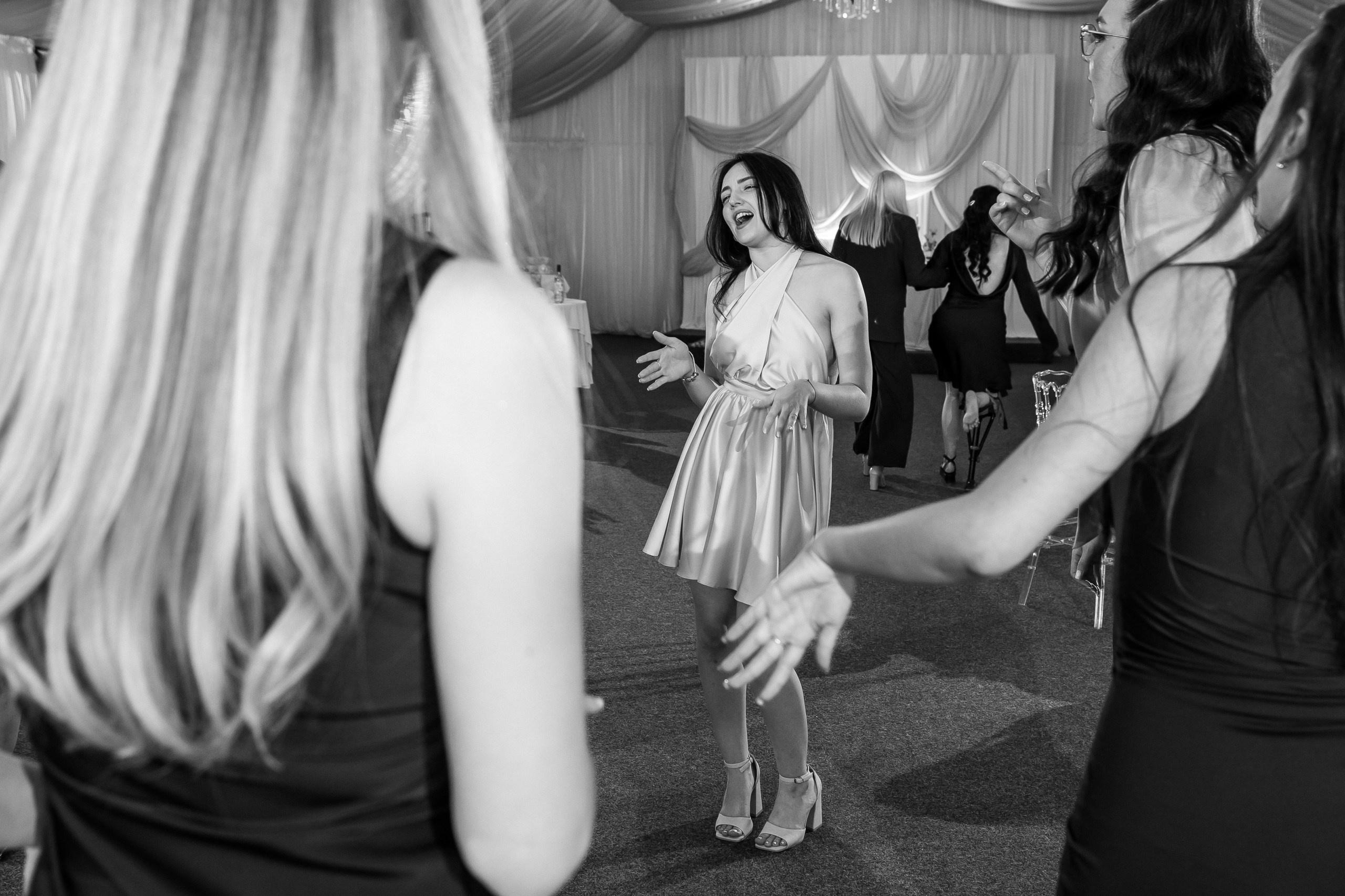 А | А. Любовь, танцы и котики 🐾. Свадебный фотограф Настя Шелл г. Череповец