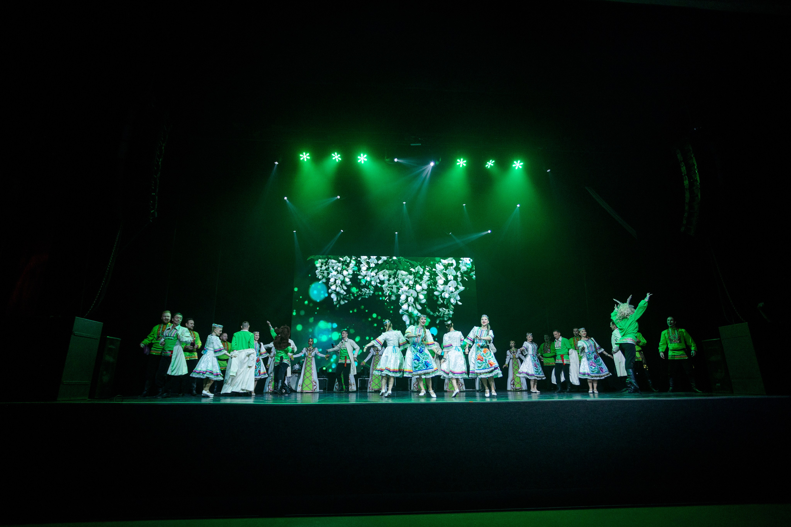 РЕПОРТАЖ: НОВЫЙ ГОД В ДК МЕТАЛЛУРГ. Профессиональный фотограф в Ижевске Леша Петров