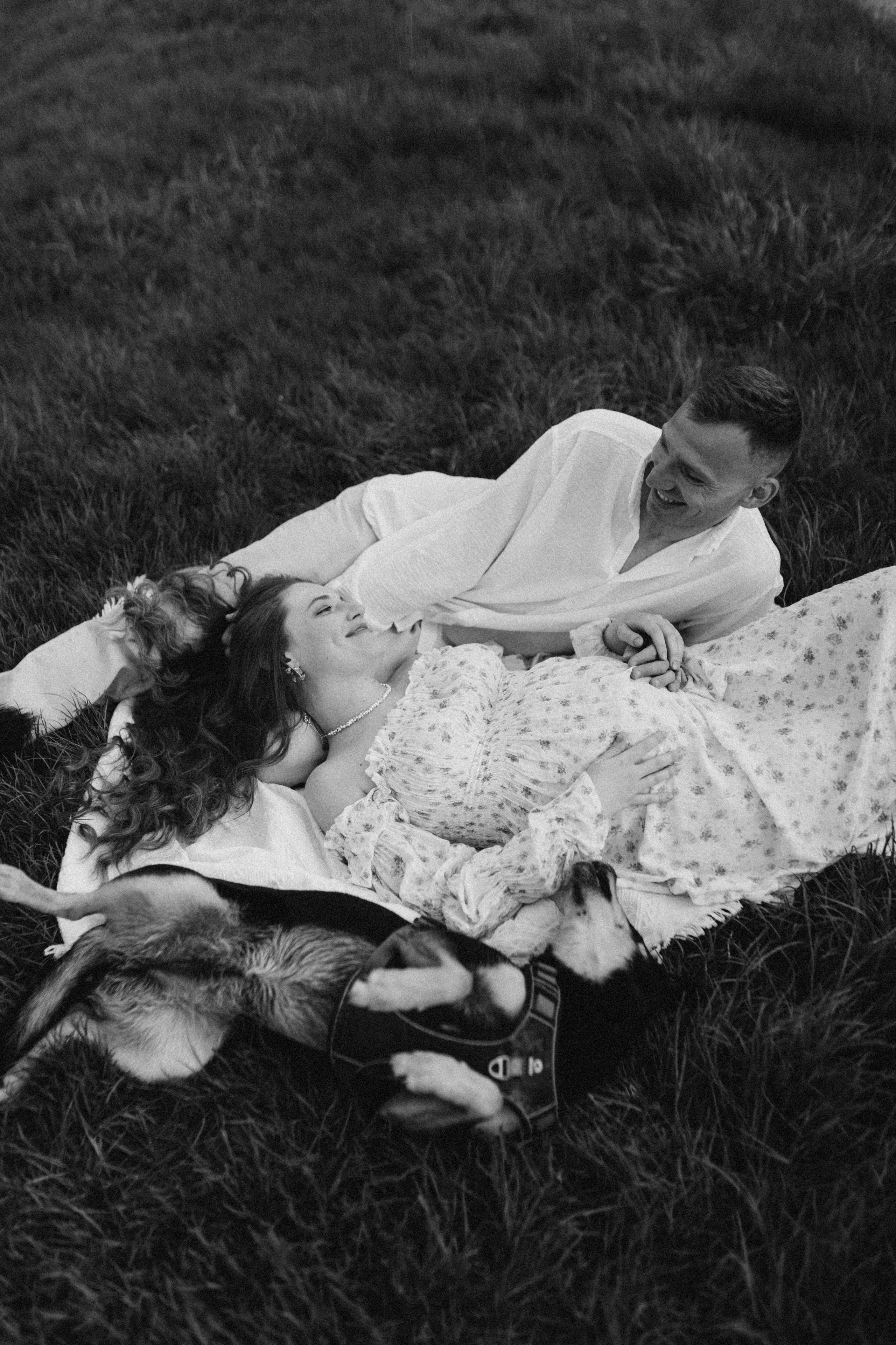 Юля и Андрей с собаками на Горки город 960. Фотограф Елизавета Балакир