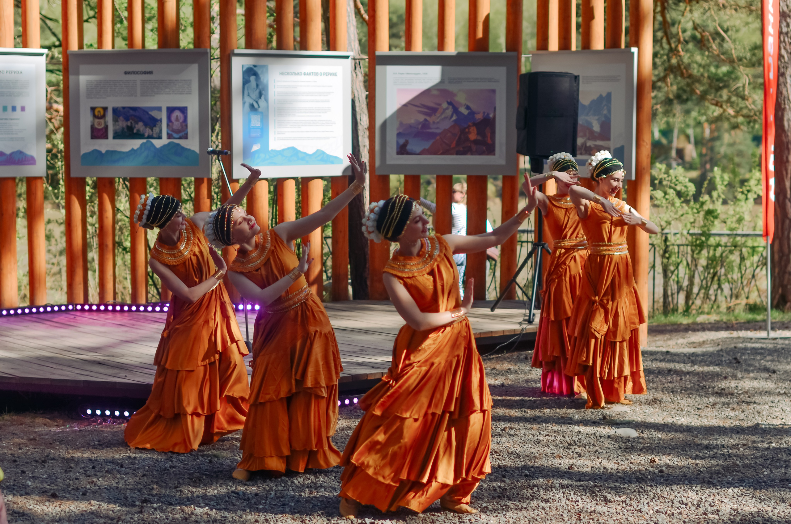 Фестиваль «Цветение Маральника на Алтае 2025». Фоторепортаж. Денисова Аля — фотограф для парных съемок и индивидуальных историй в Барнауле