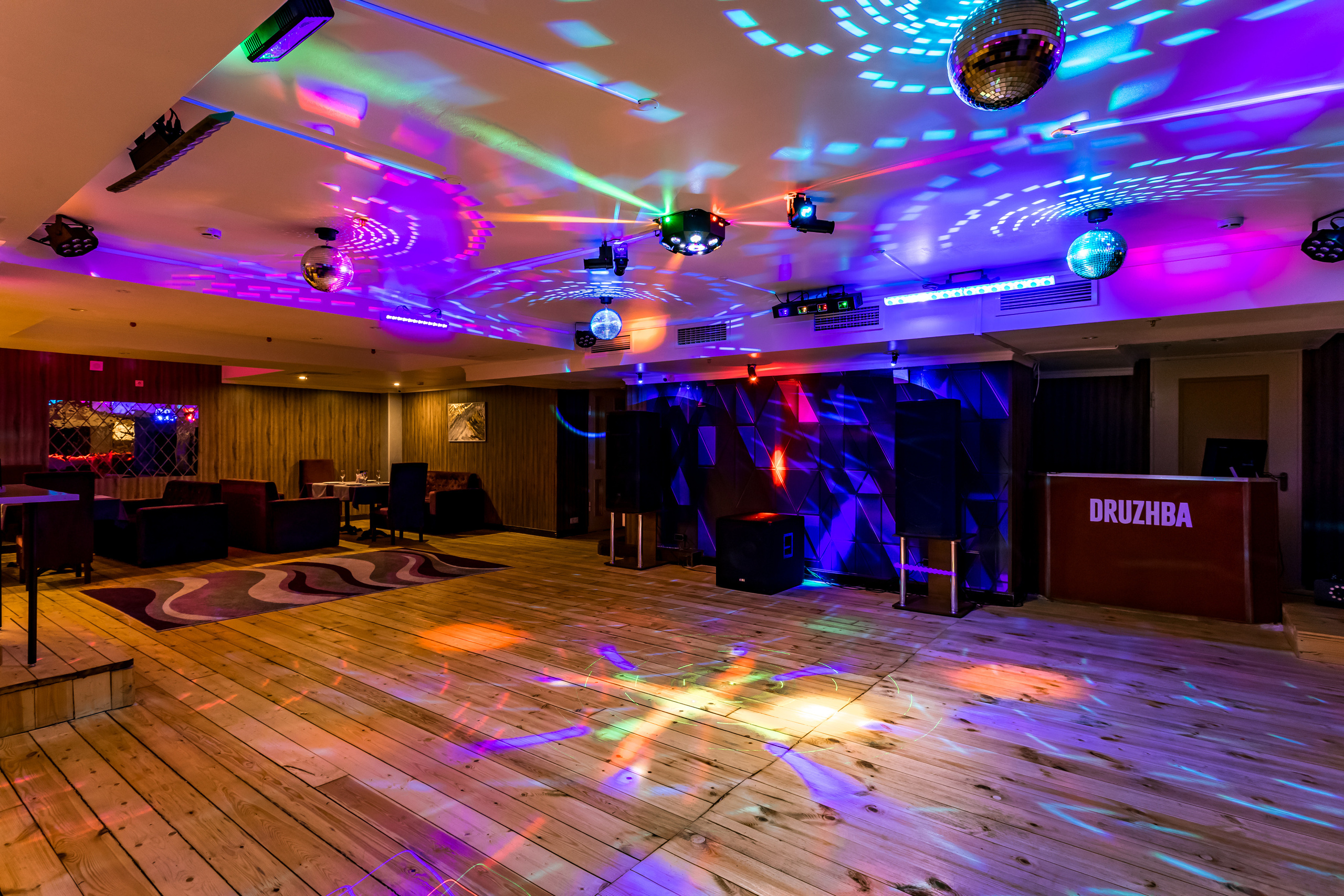 Съемка для караоке-клуба Дружба в Новокосино. Интерьеры, Контент, Портреты | Фотограф в Москве Дани Терно