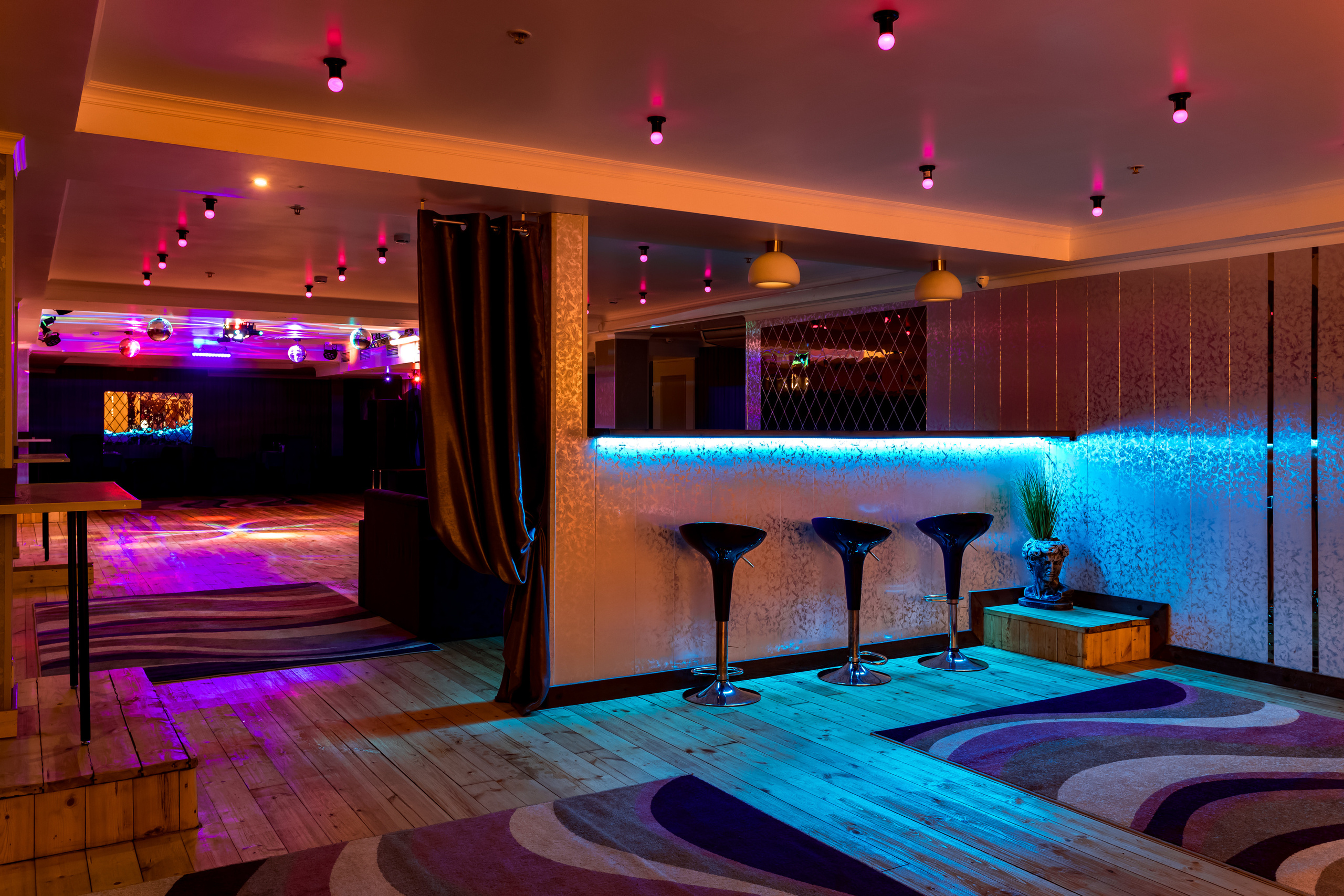 Съемка для караоке-клуба Дружба в Новокосино. Интерьеры, Контент, Портреты | Фотограф в Москве Дани Терно