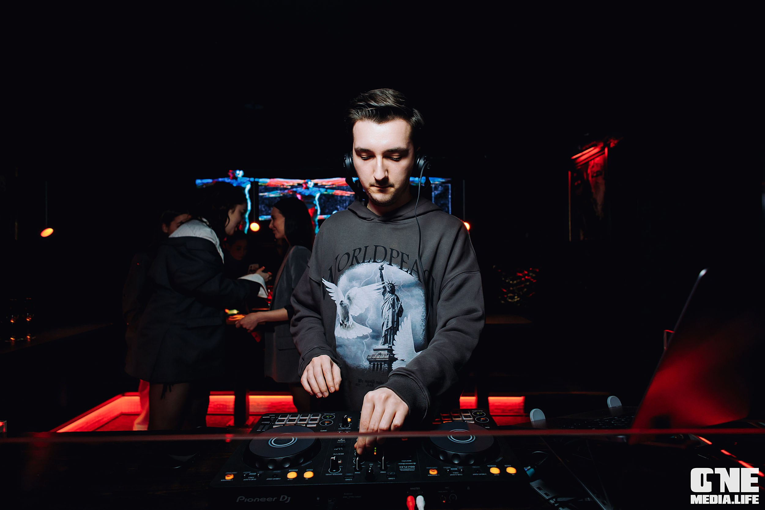 Фоторепортаж из бара Secret. One Media Life: фоторепортажи, фотоотчеты с мероприятий и заведений