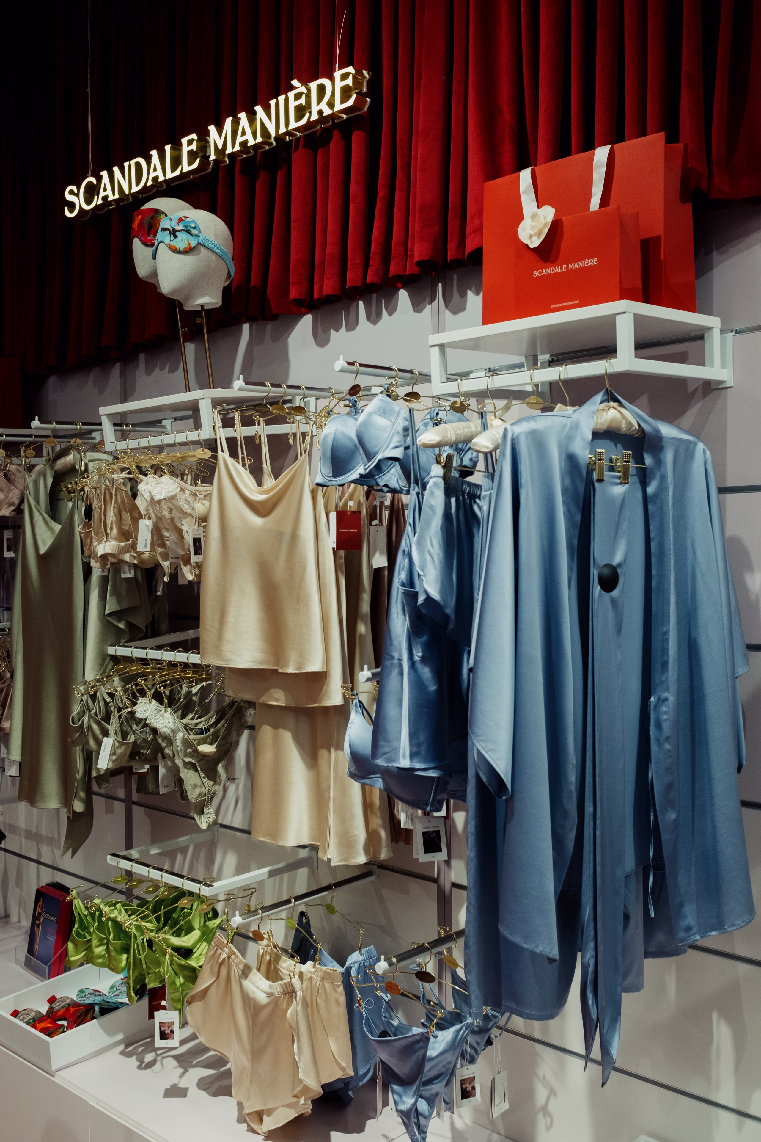 SCANDALE MANIERE. Репортажный и портретный фотограф в Москве Илья Спиридонов