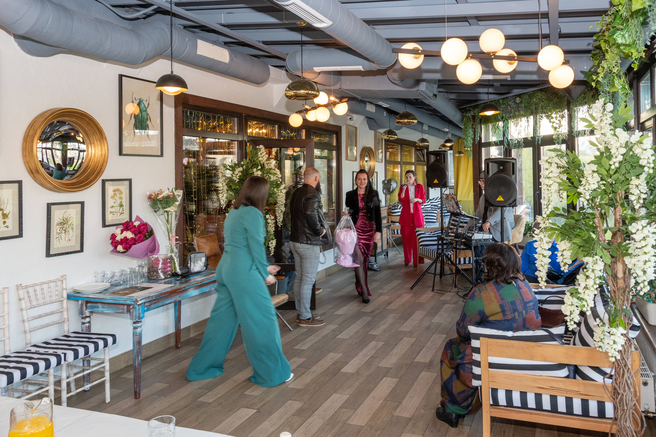 Фотосессия взрослого дня рождения. Интерьерный фотограф Евгений Расторгуев