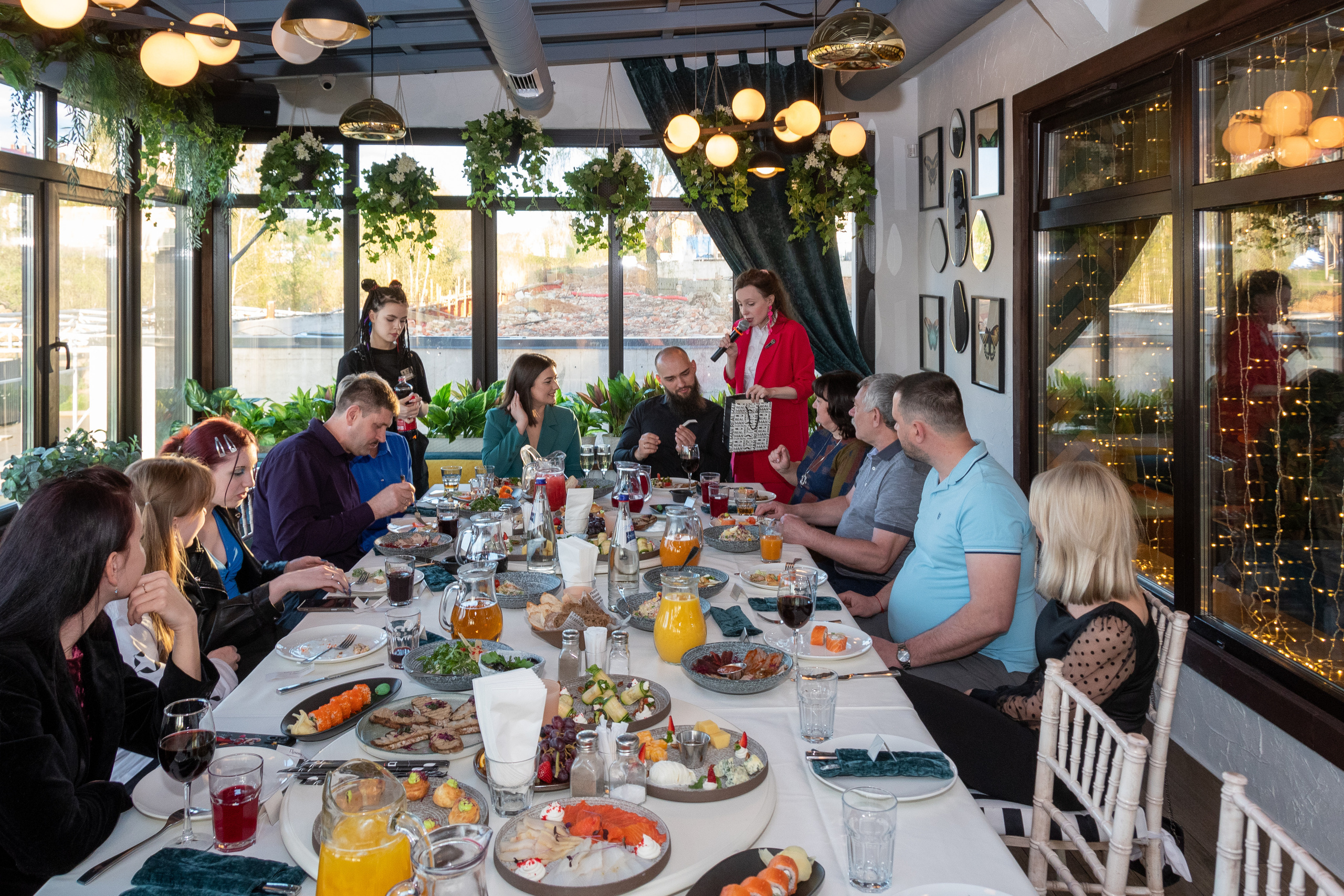 Фотосессия взрослого дня рождения. Интерьерный фотограф Евгений Расторгуев