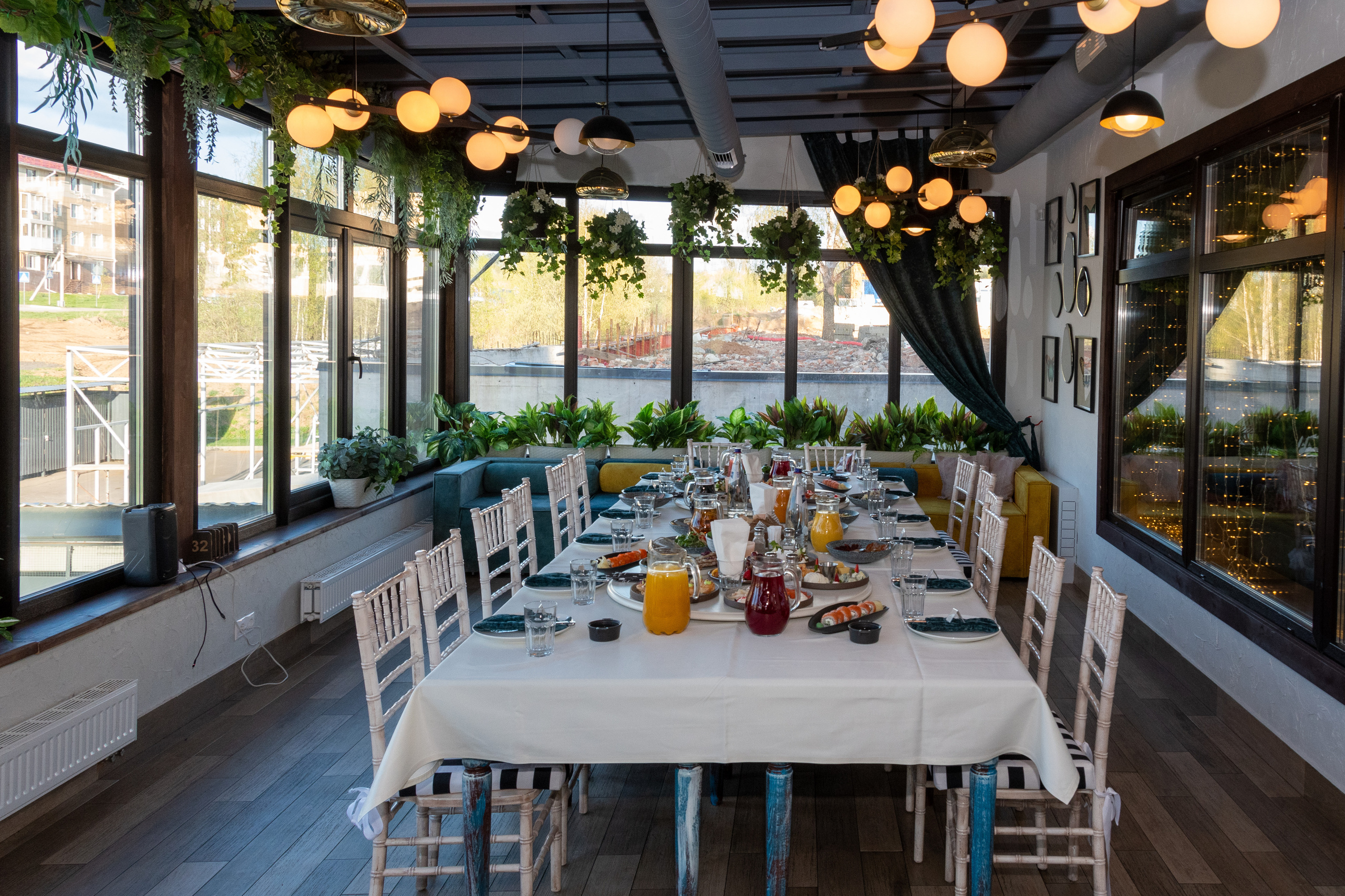 Фотосессия взрослого дня рождения. Интерьерный фотограф Евгений Расторгуев