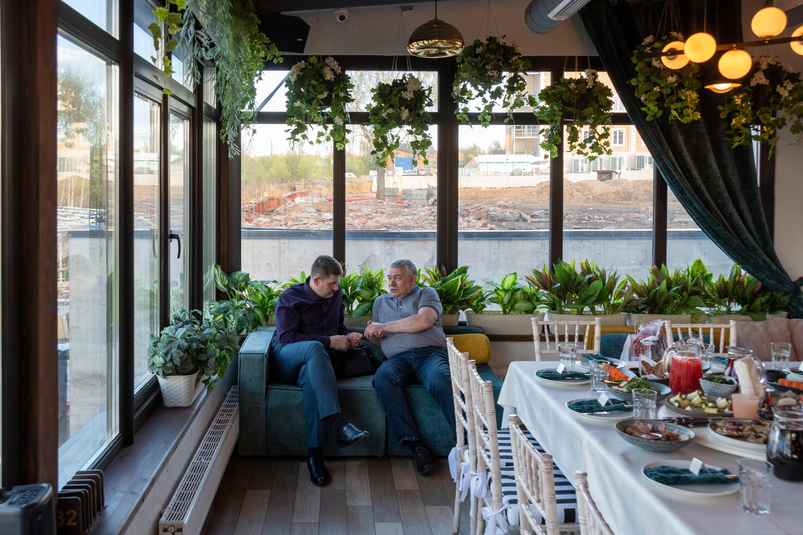 Фотосессия взрослого дня рождения. Интерьерный фотограф Евгений Расторгуев